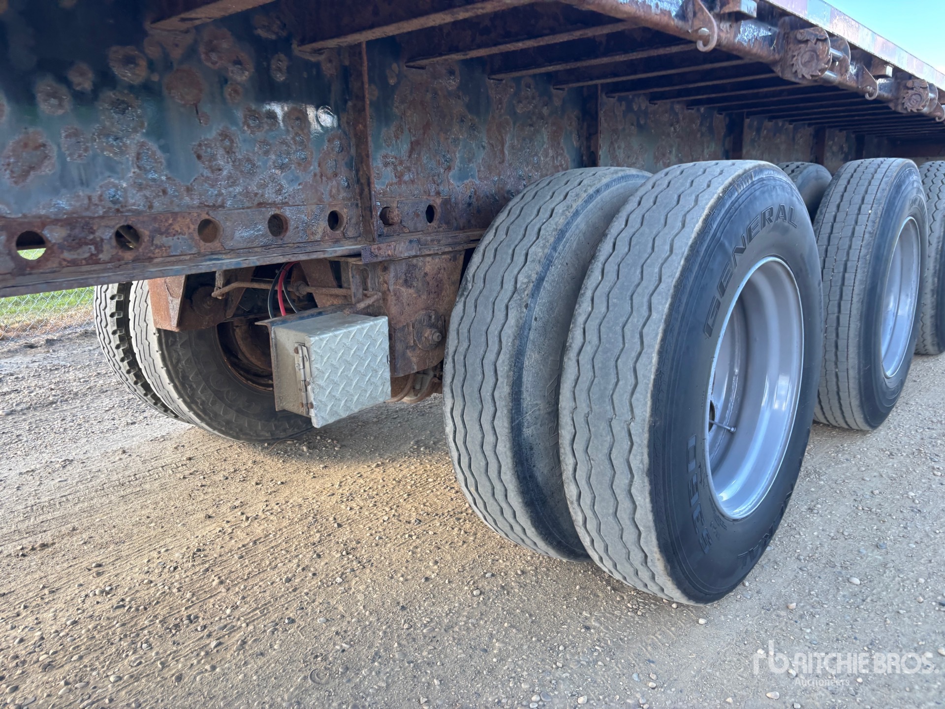 2005 Load King  53 FT TRI/A
