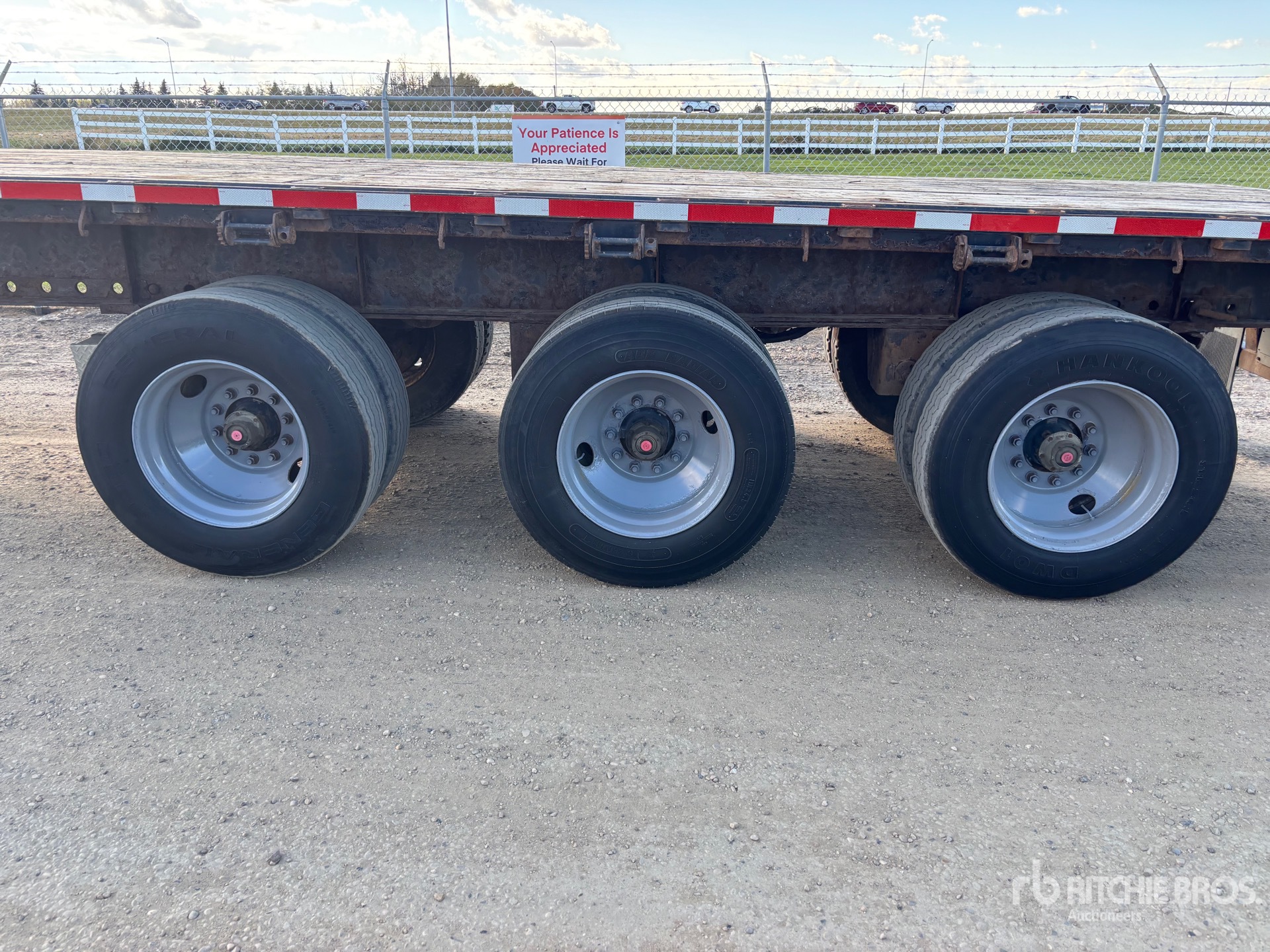 2005 Load King  53 FT TRI/A
