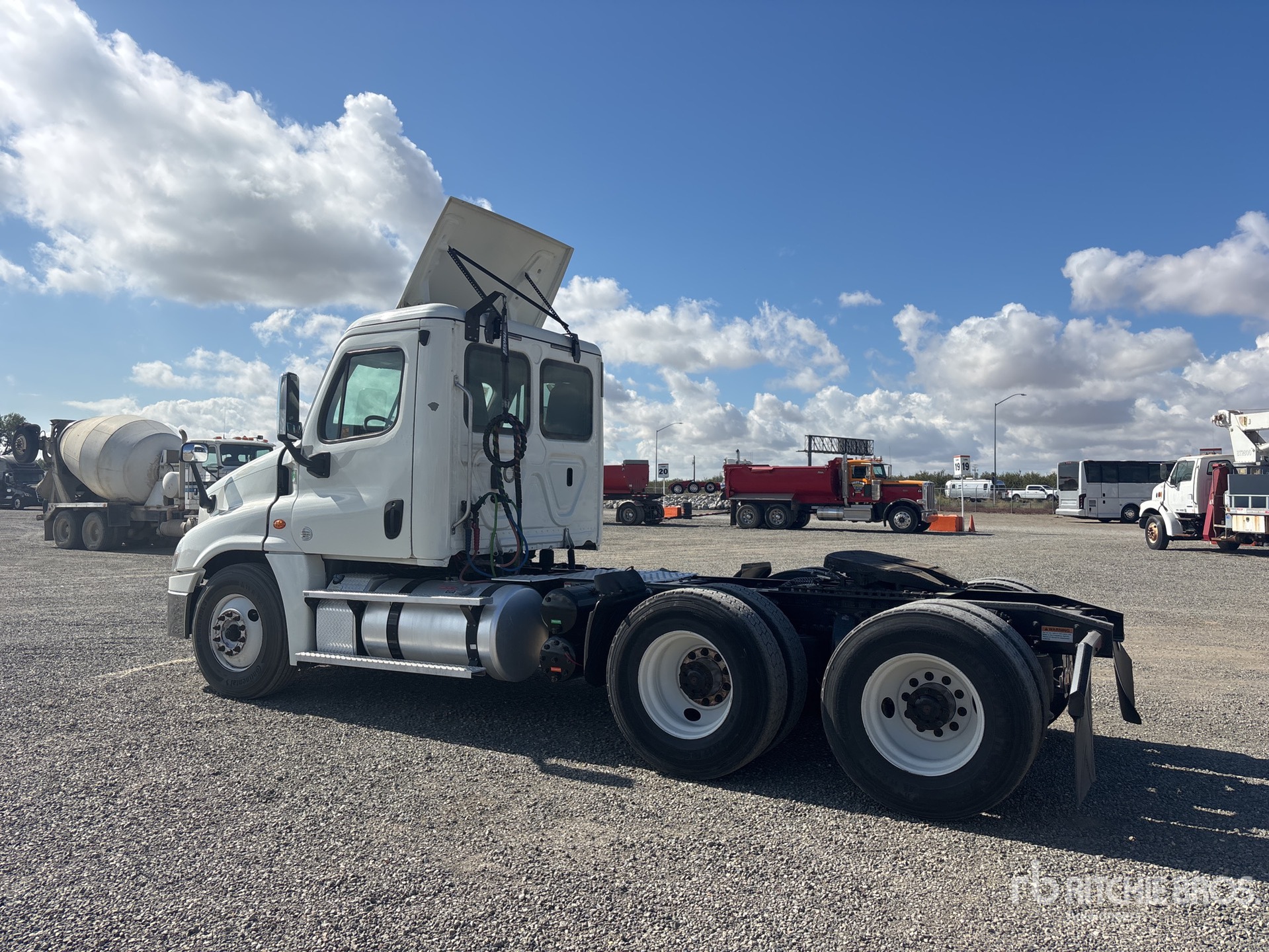 2018 Freightliner CASCADIA 125