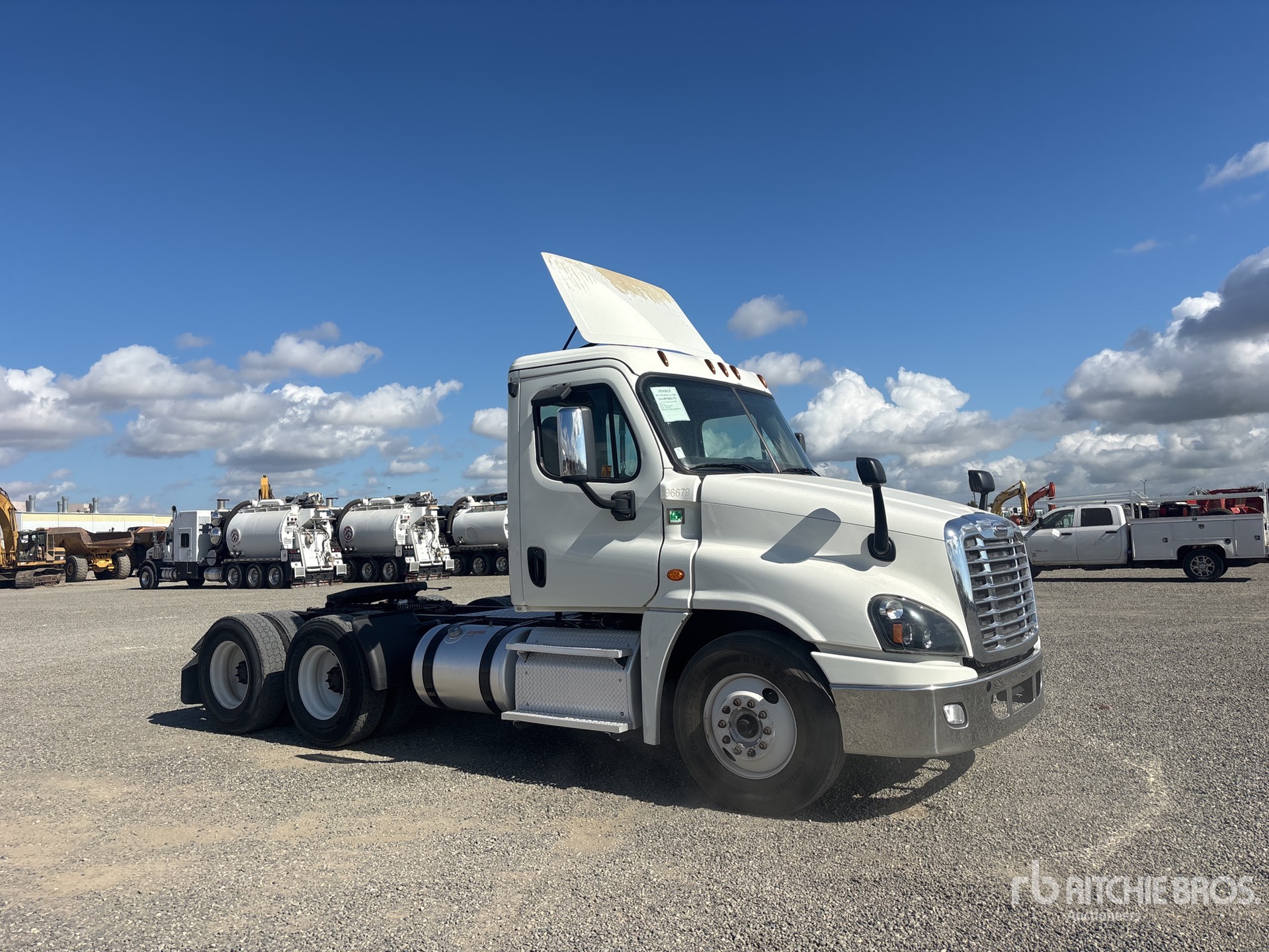 2018 Freightliner CASCADIA 125
