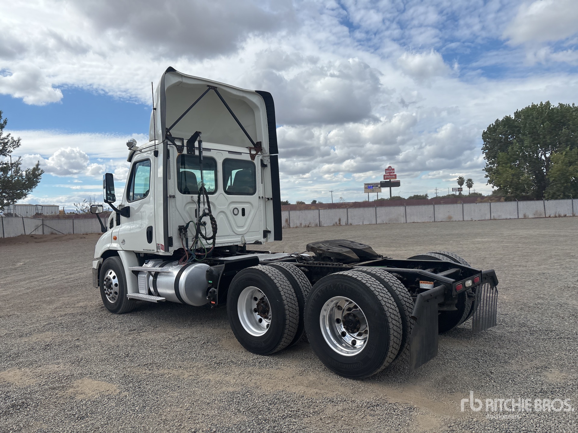 2018 Freightliner CASCADIA 113