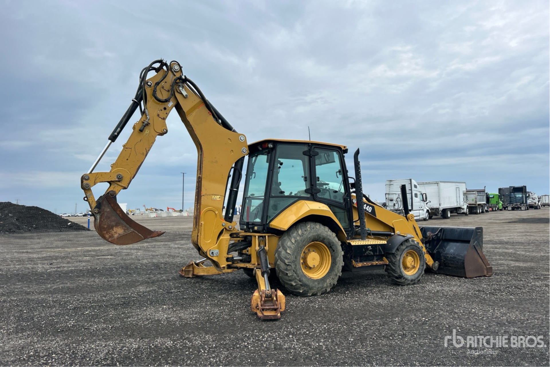 2019 Caterpillar 440