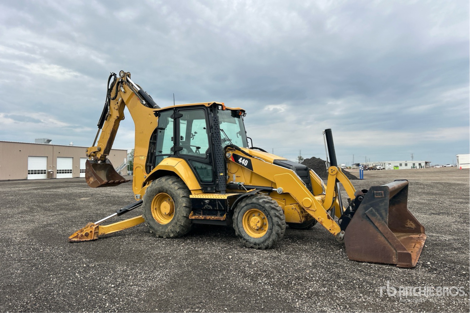 2019 Caterpillar 440