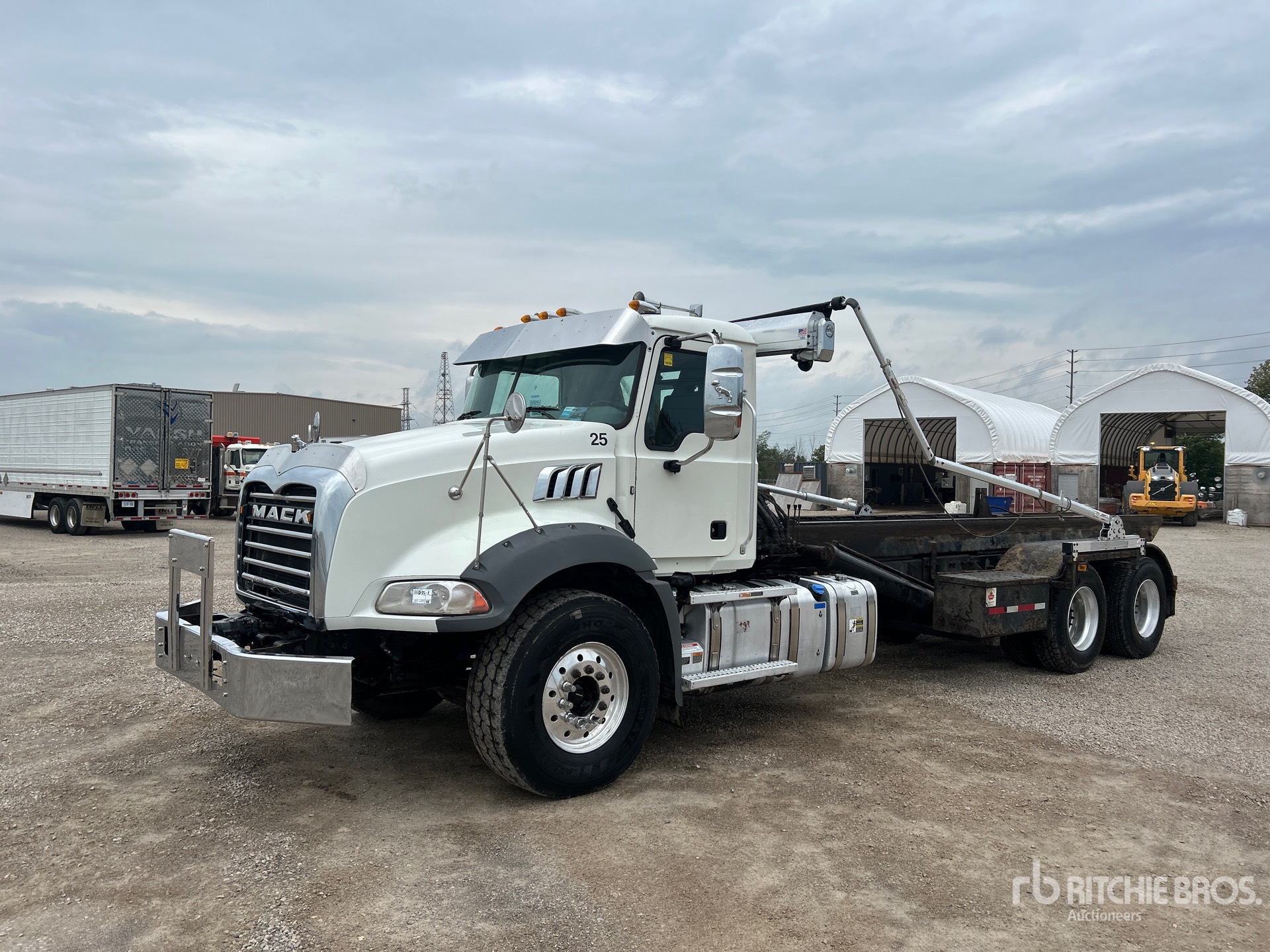 Photo of 2023 Mack GR64B