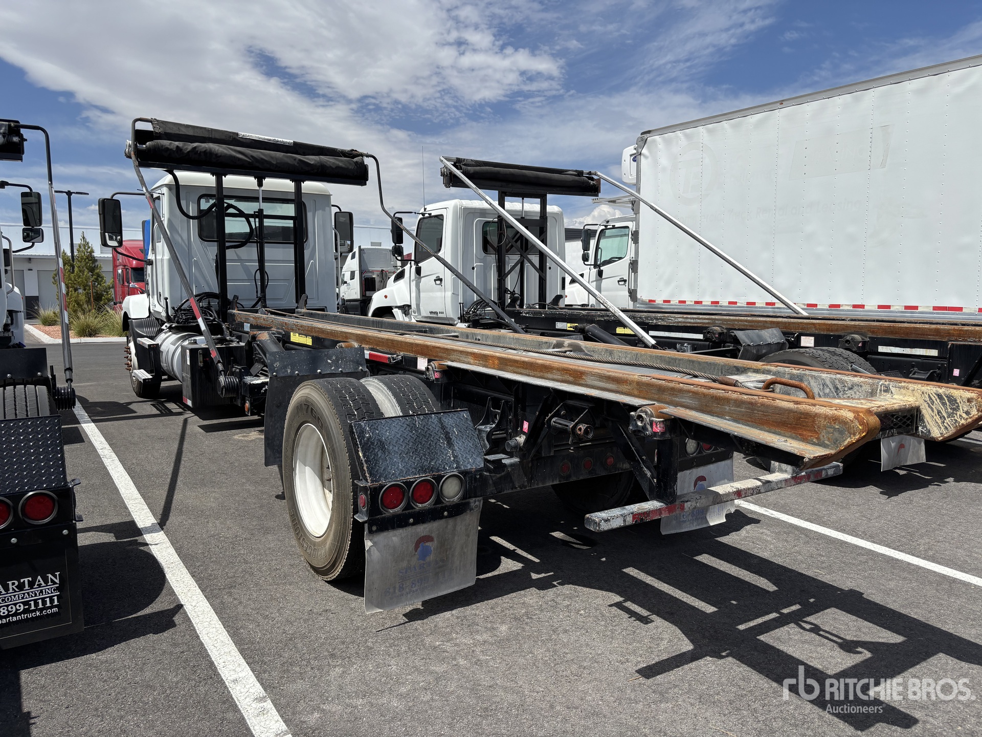 2022 Mack MD642