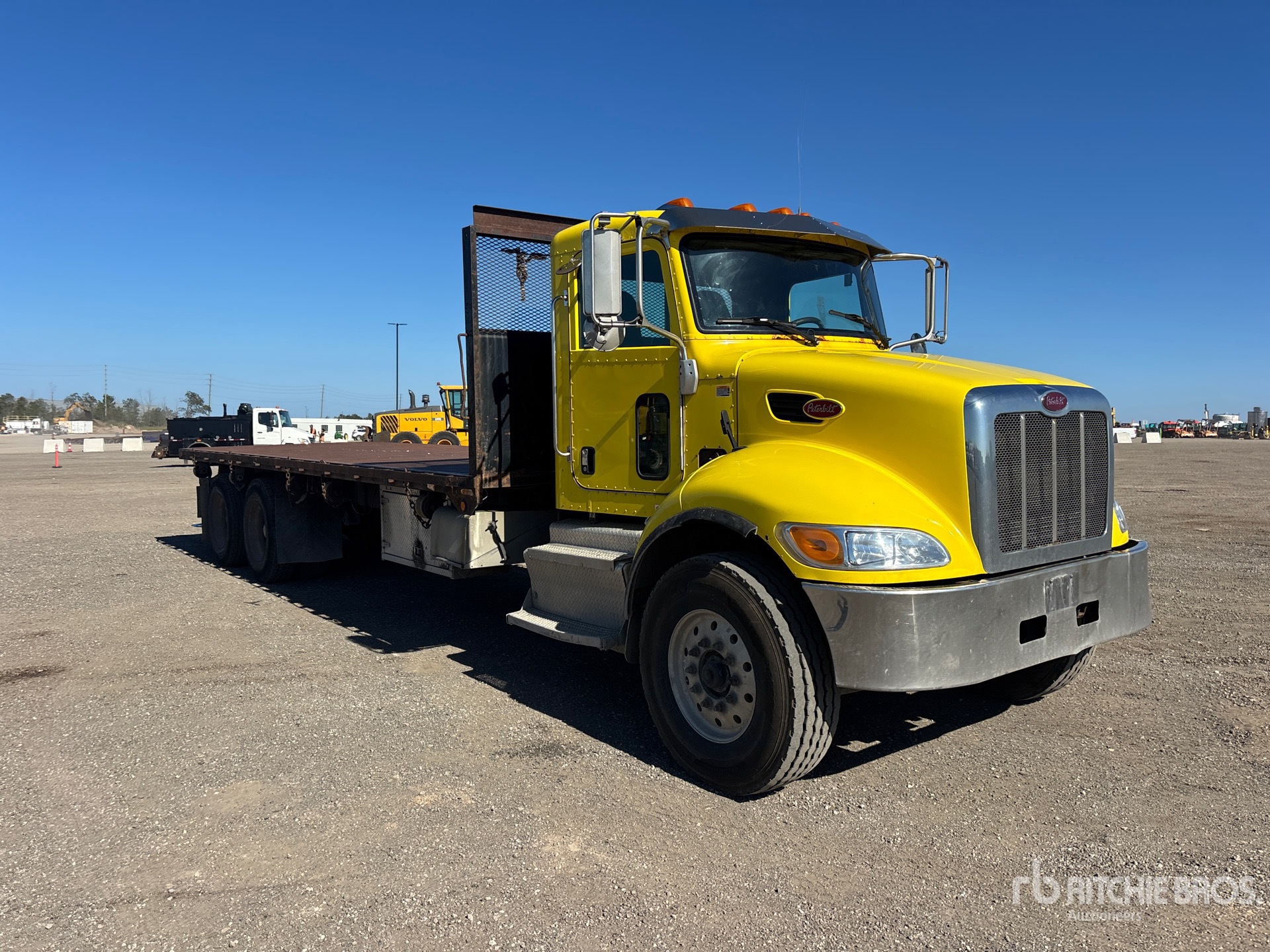2014 Peterbilt 348