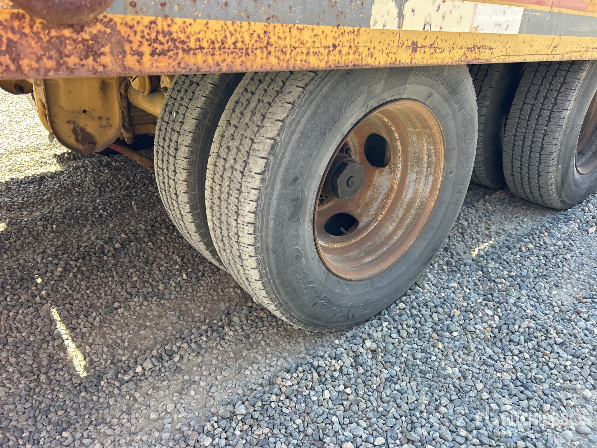 1997 Interstate 24 ft T/A