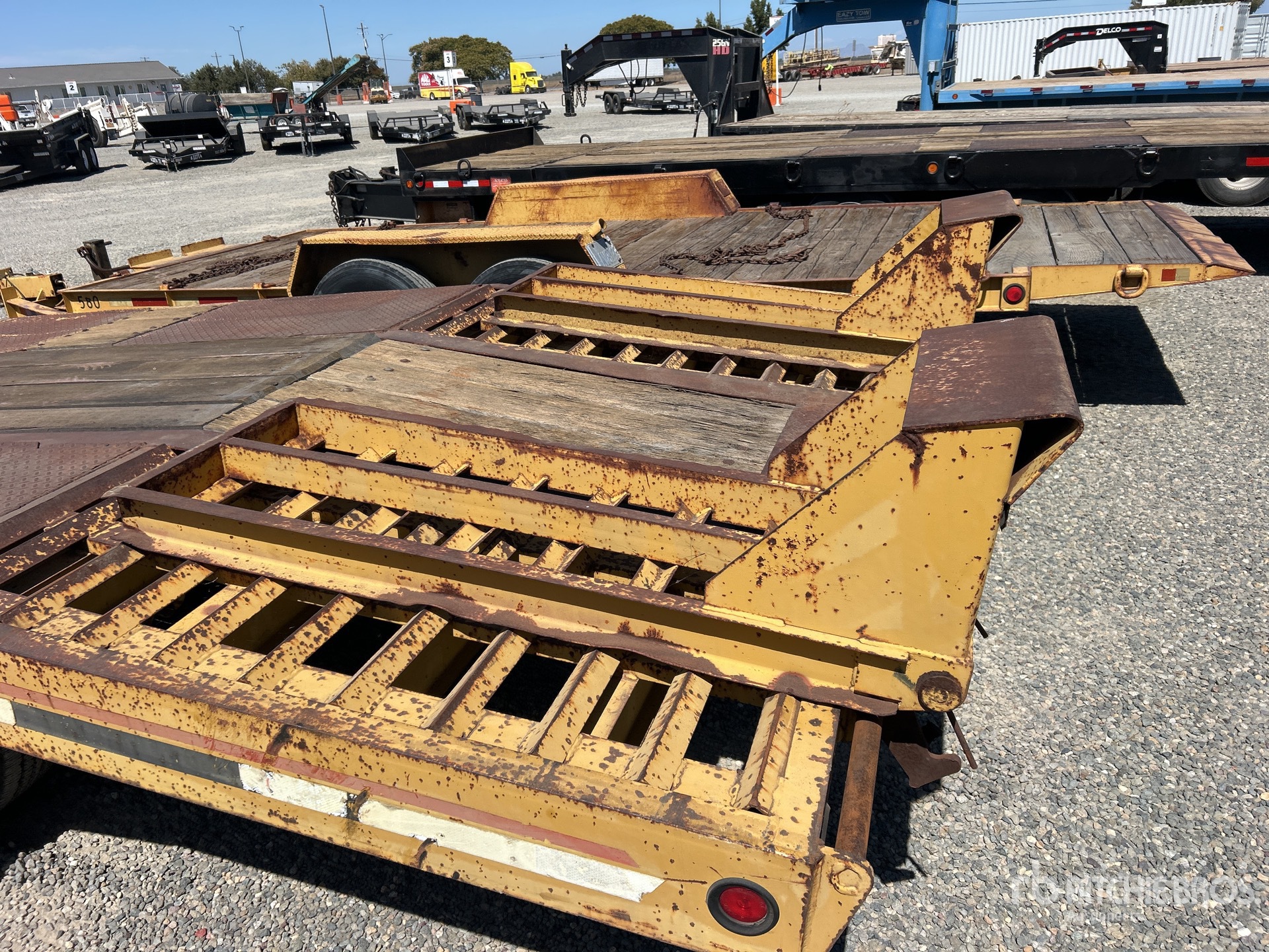 1997 Interstate 24 ft T/A
