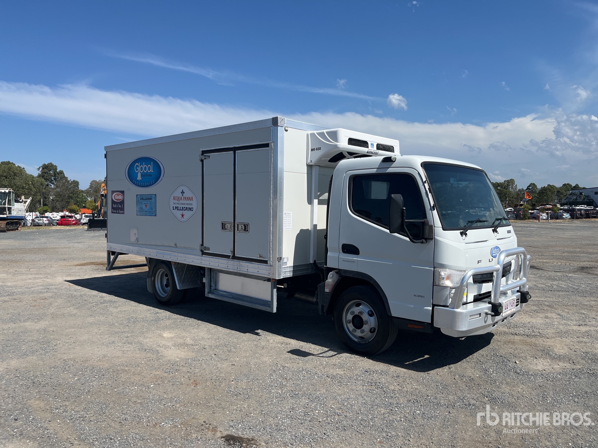 2018 Mitsubishi CANTER 918