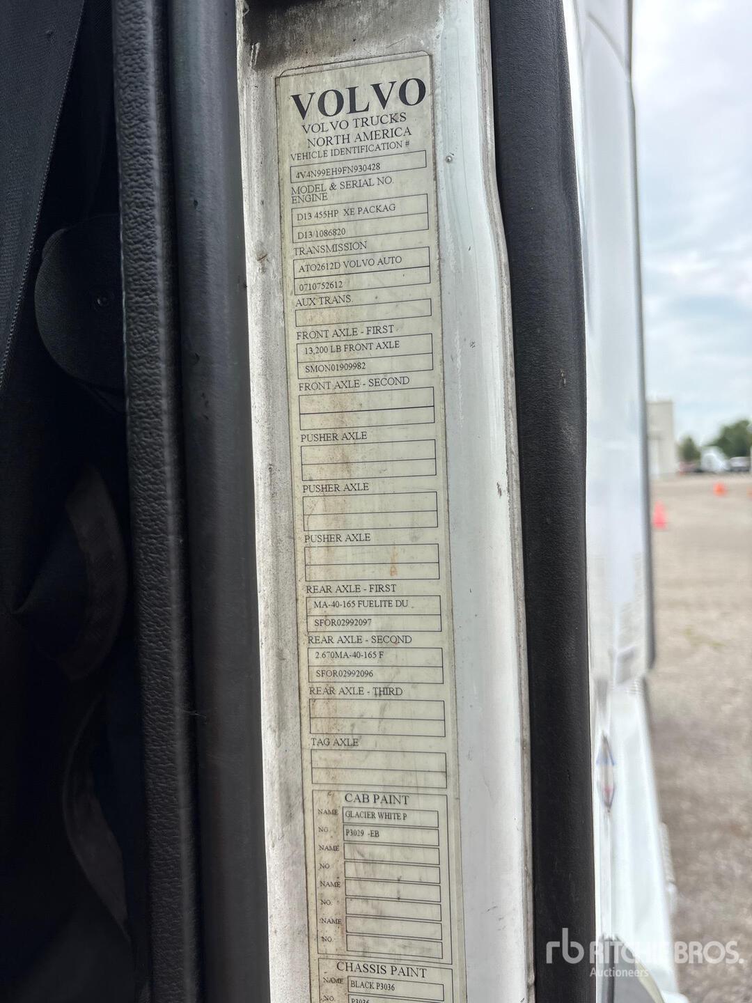 2015 Volvo VNL670