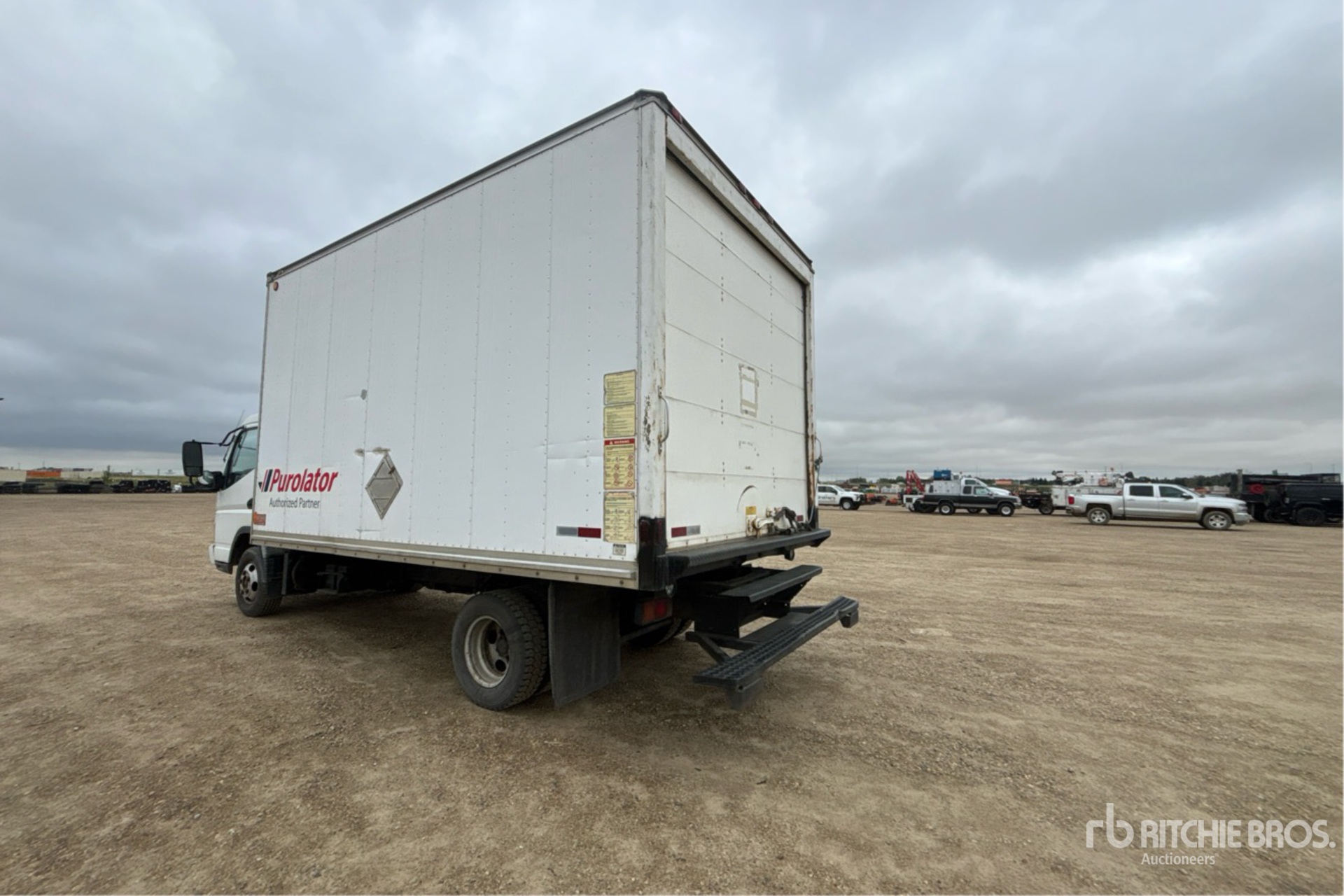 2007 Mitsubishi FE84D