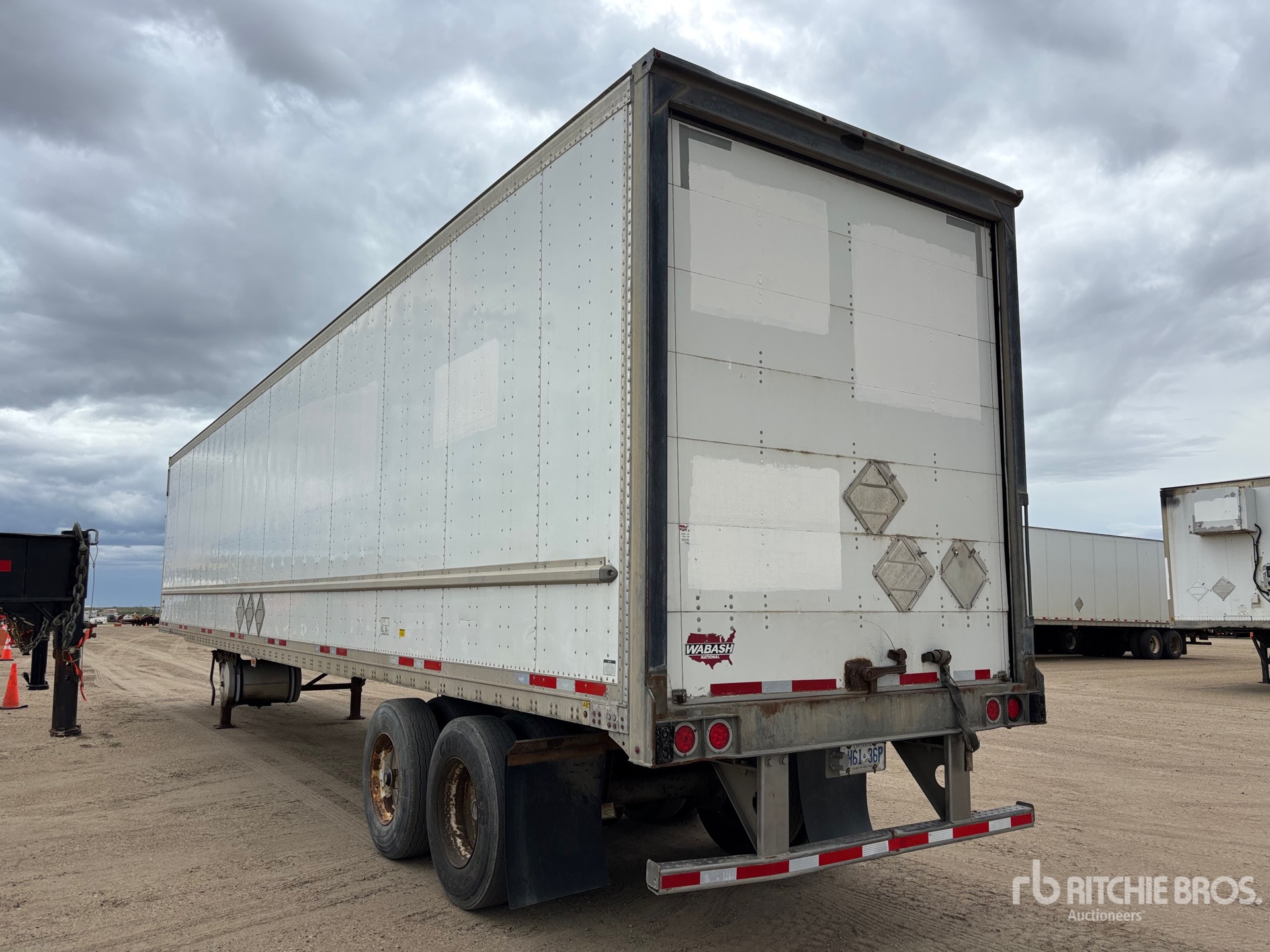 2011 Wabash 48 ft x 102 in T/A Heated