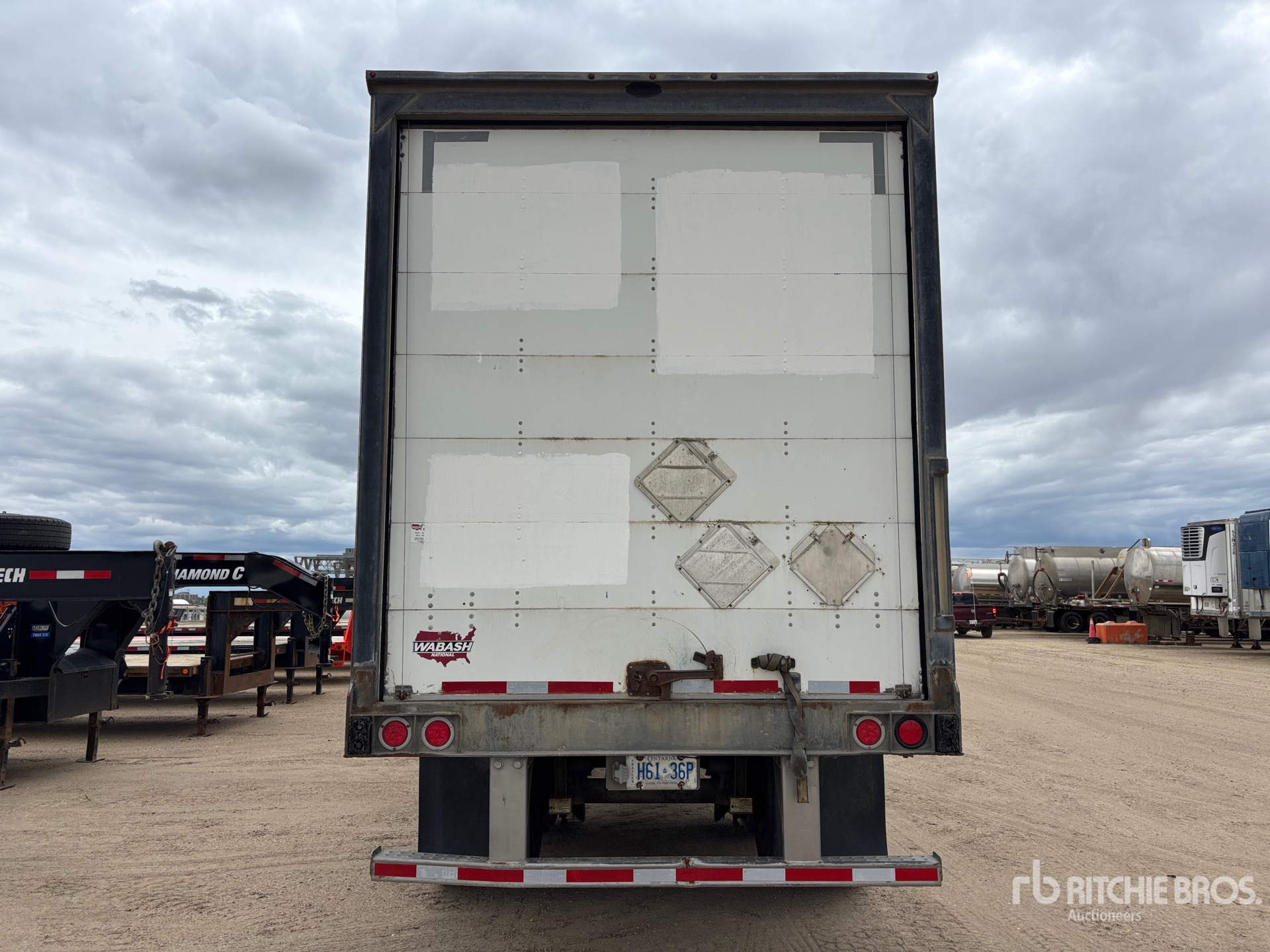 2011 Wabash 48 ft x 102 in T/A Heated