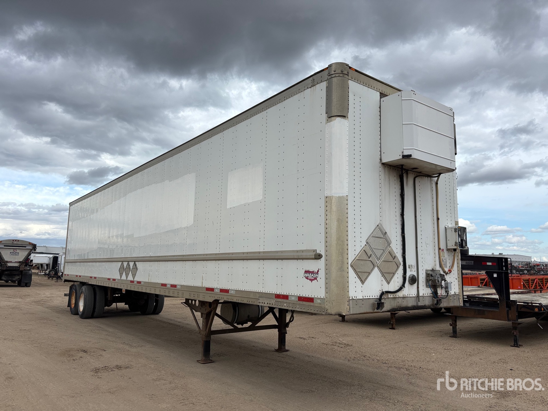 2011 Wabash 48 ft x 102 in T/A Heated