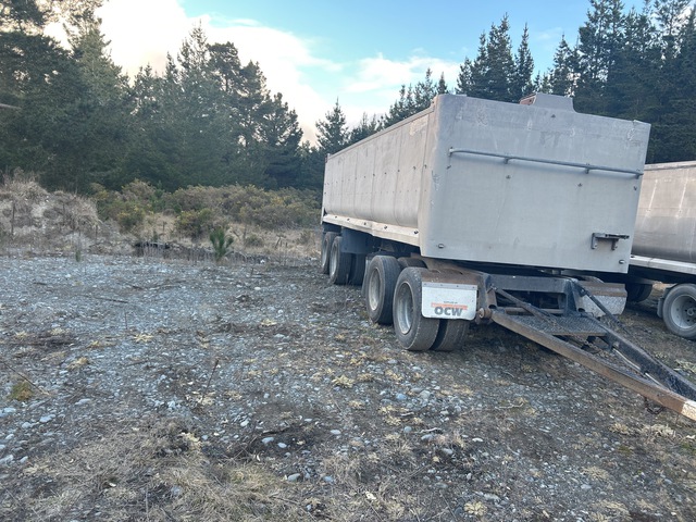 1981 Transfleet Quad Dog Tipping Trailer