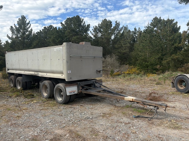 1981 Transfleet 6.9 m Quad Dog Drawbar Tipping Trailer