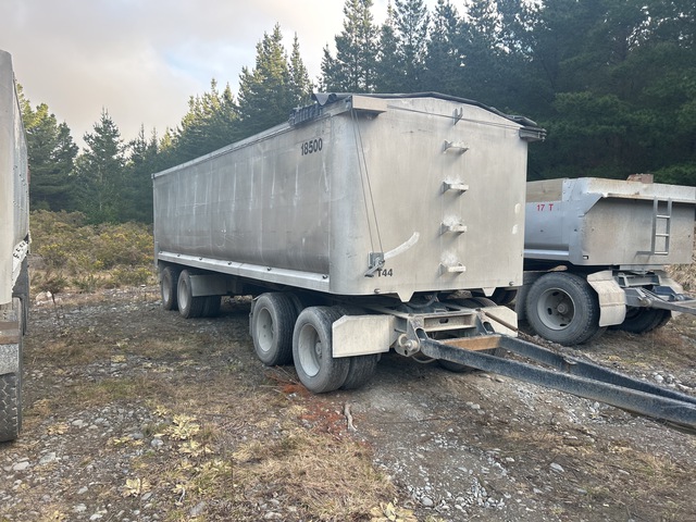 1997 HTS Quad Dog Tipping Trailer