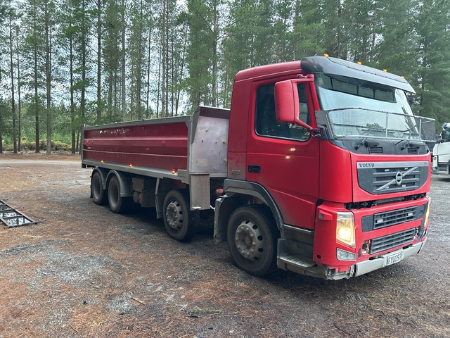 2011 Volvo BM FM 500 8x4 Twin-Steer Tipper Truck