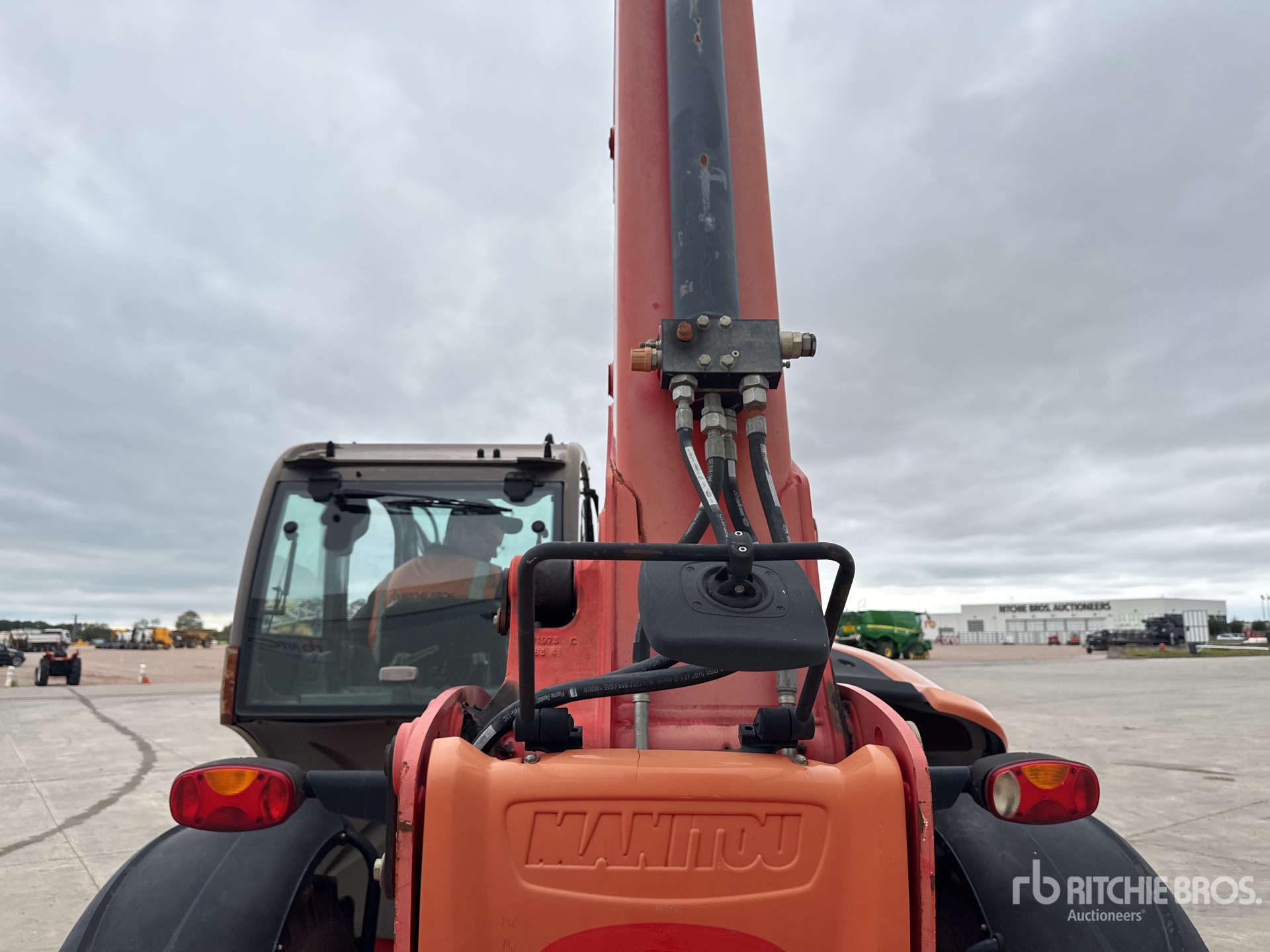 2014 Manitou MT1335