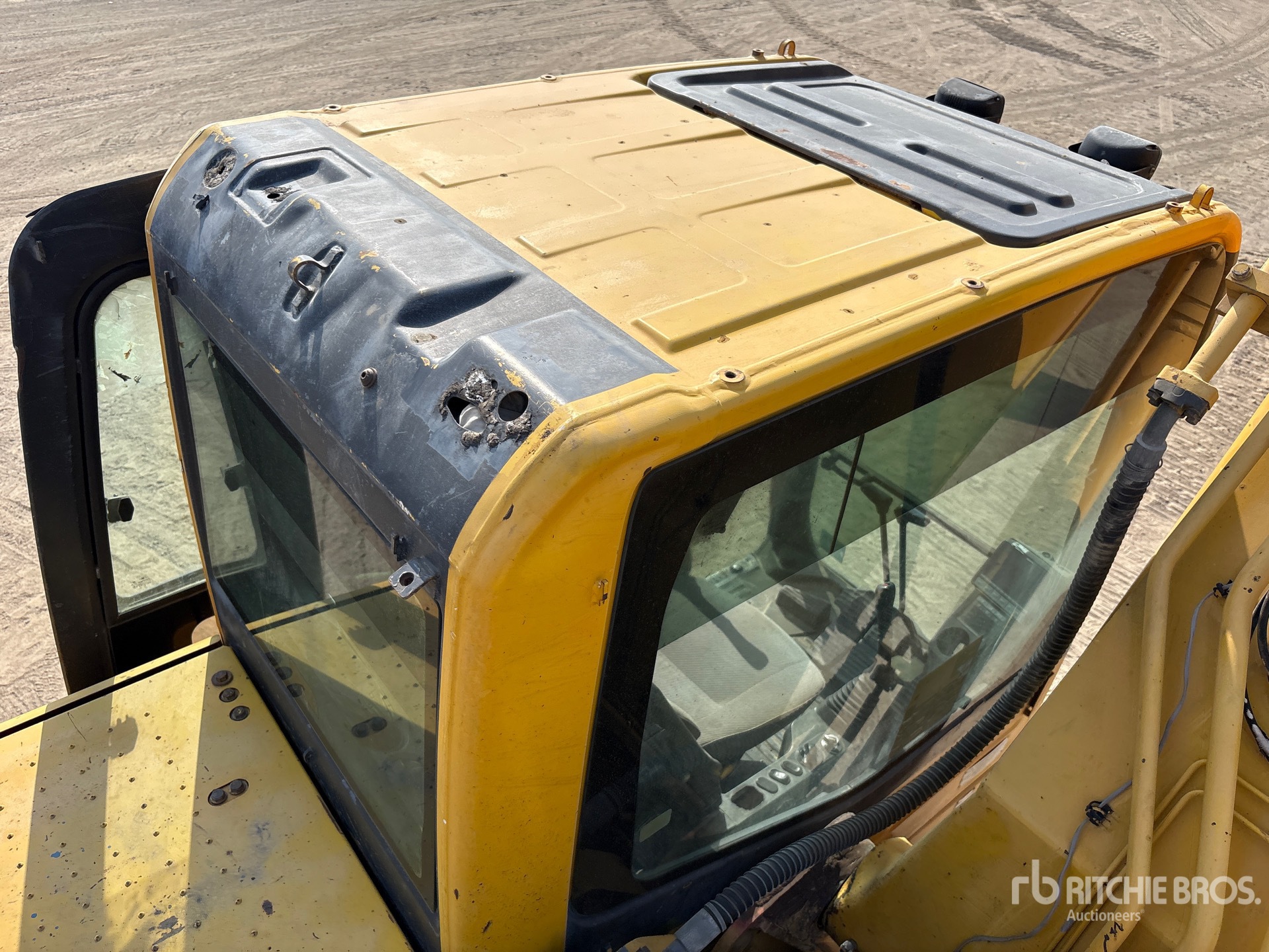 2011 Komatsu PC200-8