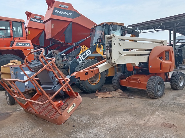 2007 JLG 450A Diesel Articulating Boom Lift