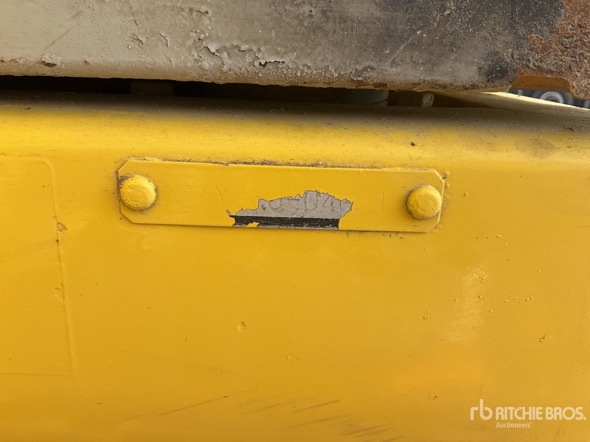 New Holland E385B