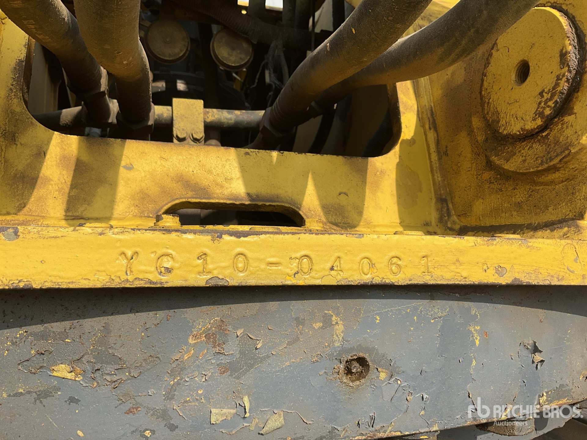 New Holland E385B