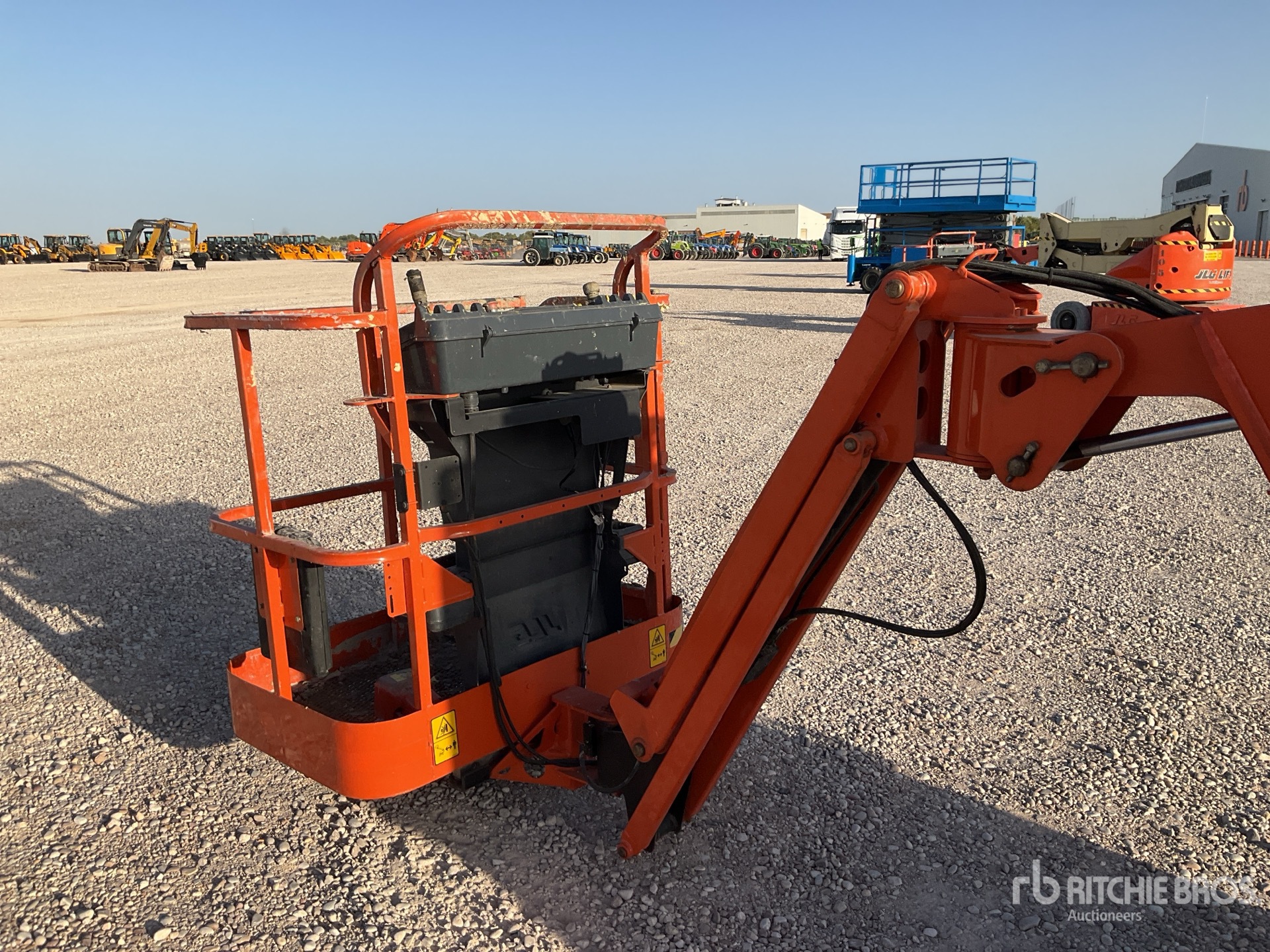 2012 JLG E300 AJP