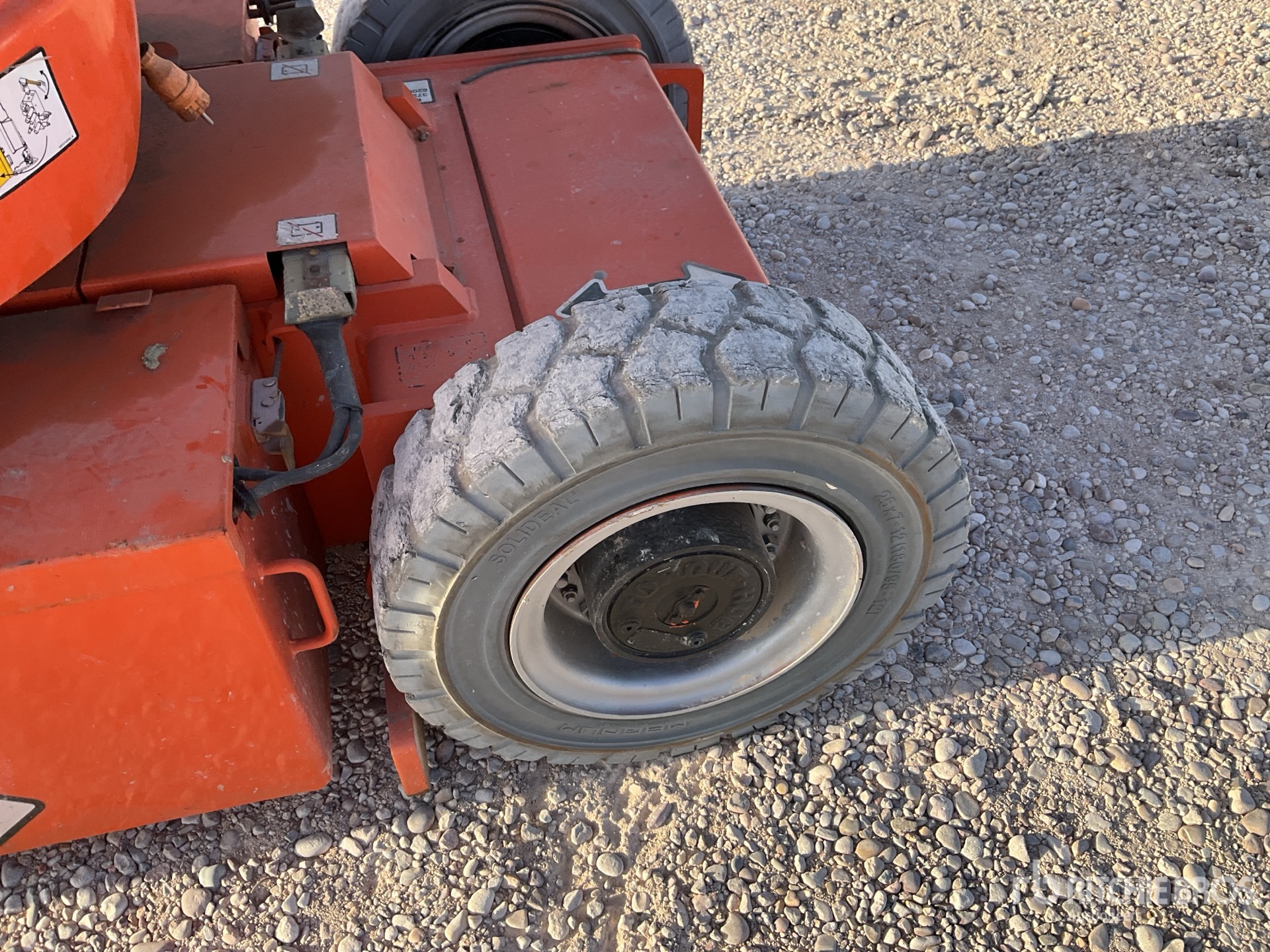 2012 JLG E300 AJP