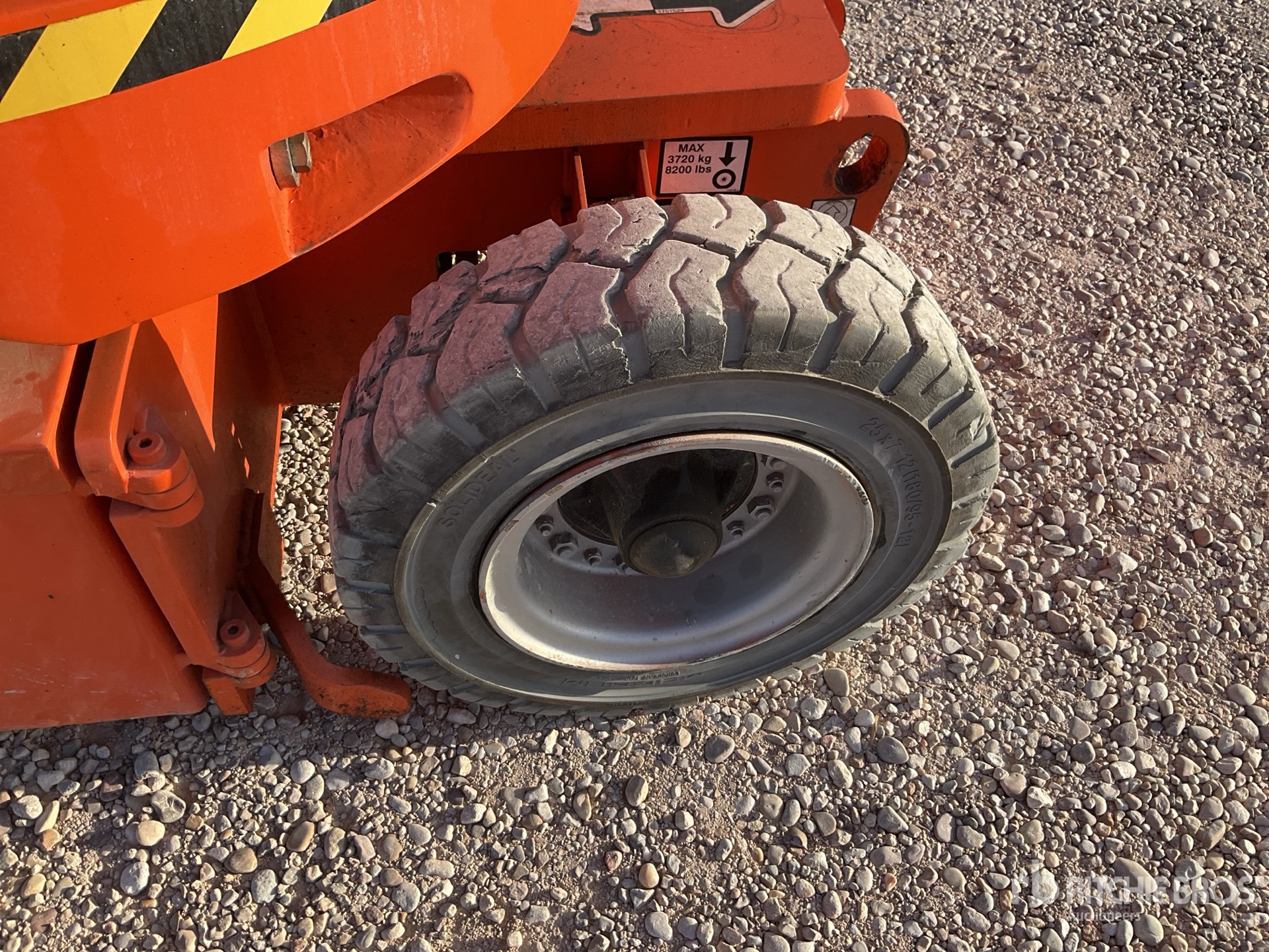 2012 JLG E300 AJP