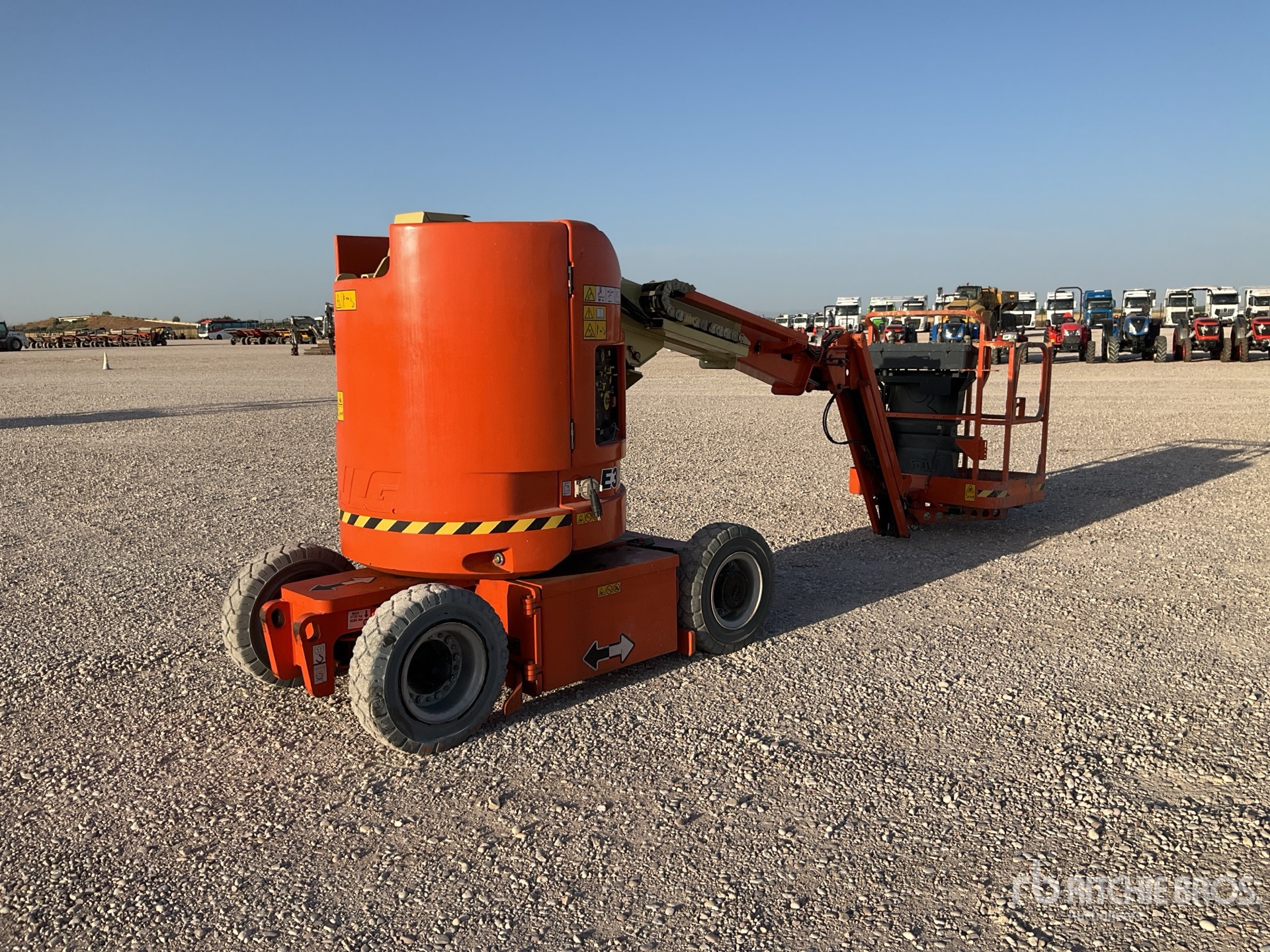 2012 JLG E300 AJP