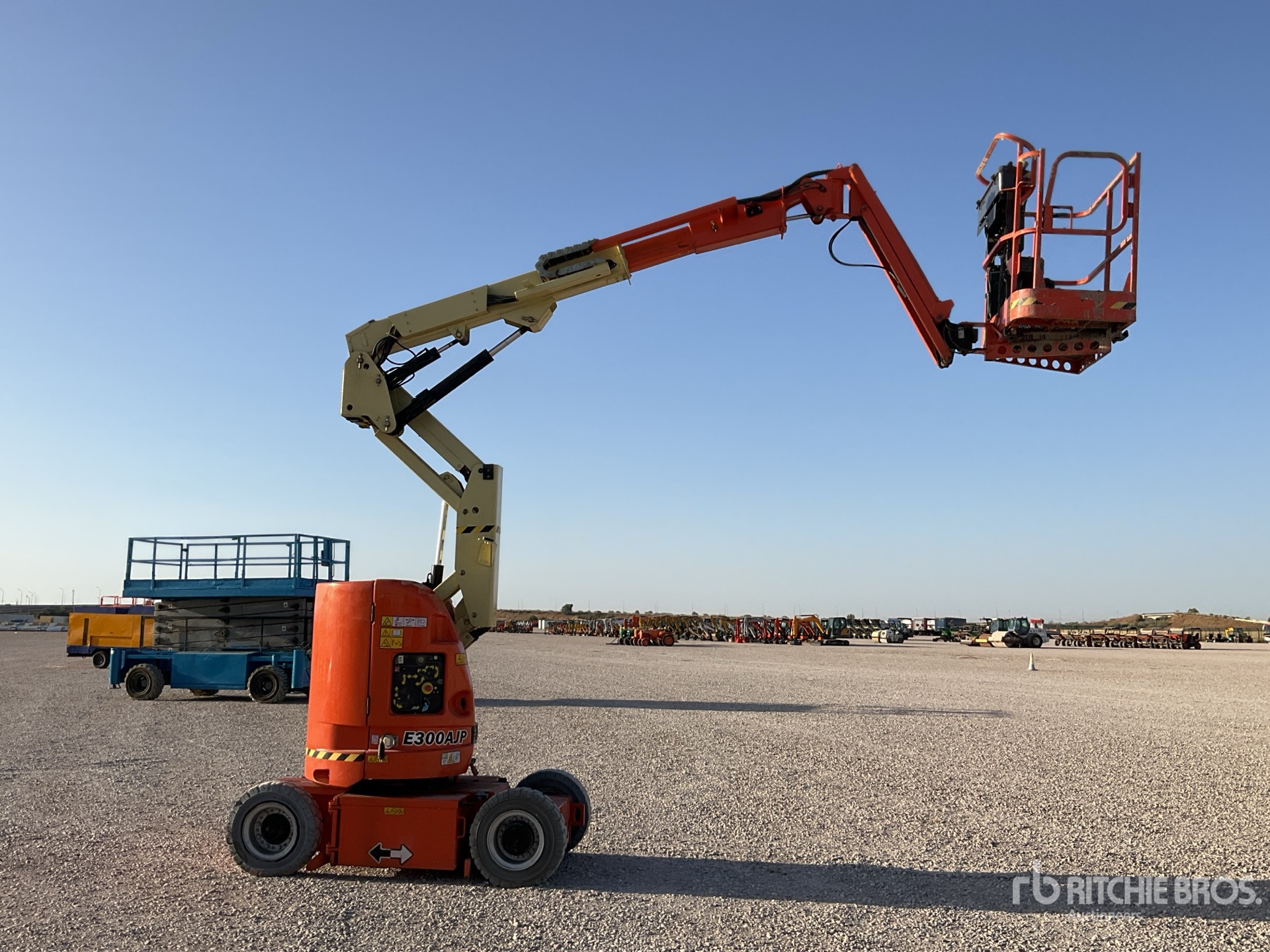 2012 JLG E300 AJP