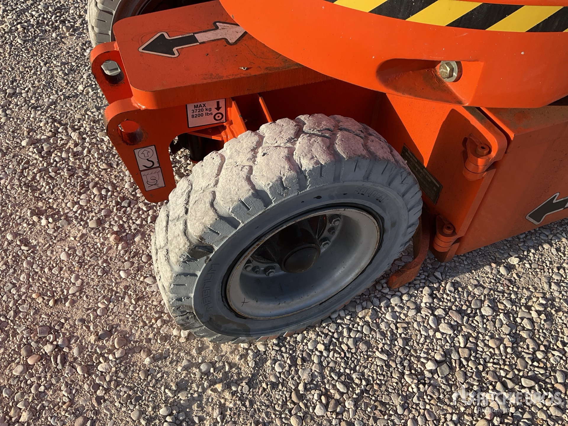2012 JLG E300 AJP