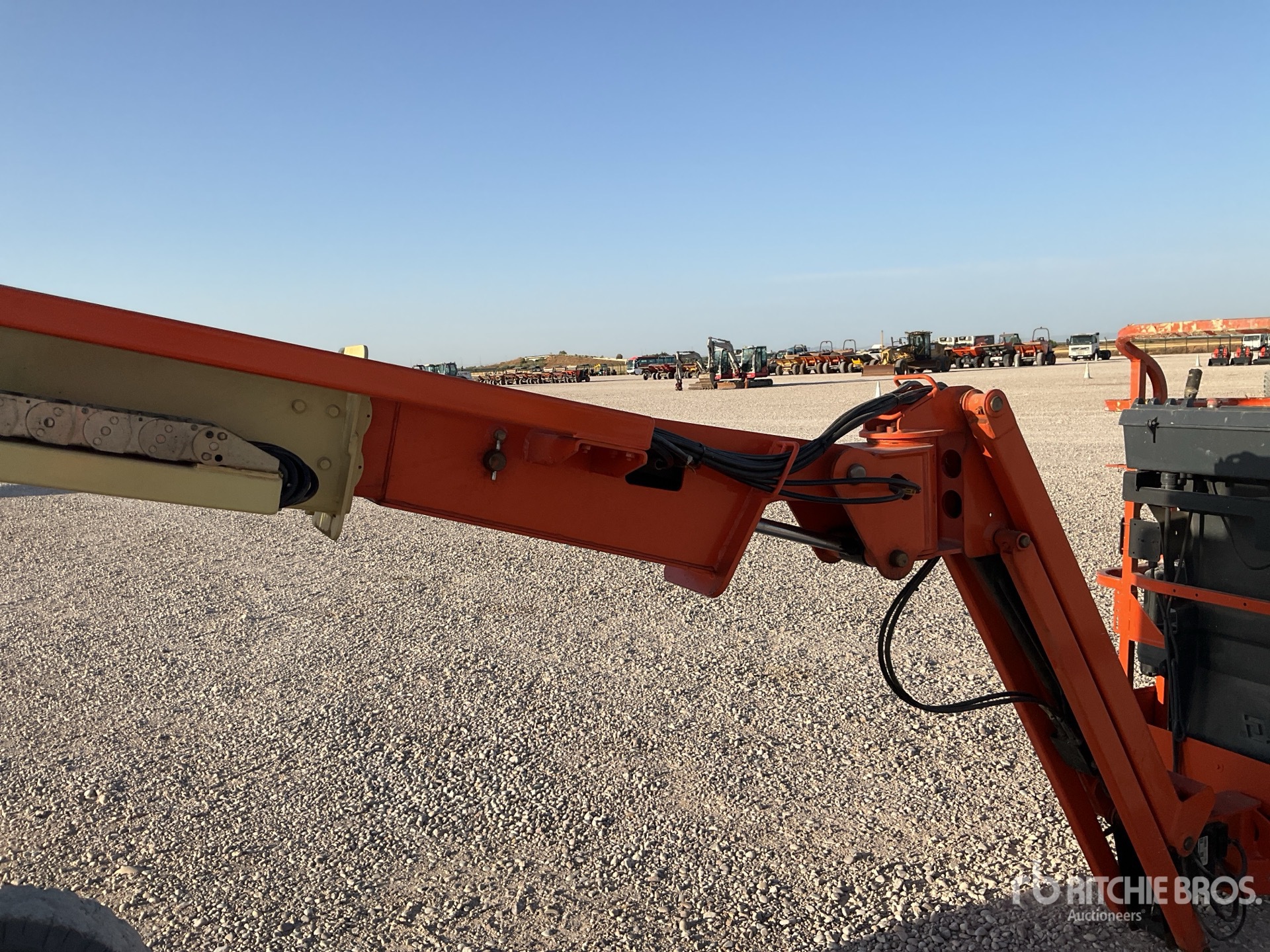 2012 JLG E300 AJP