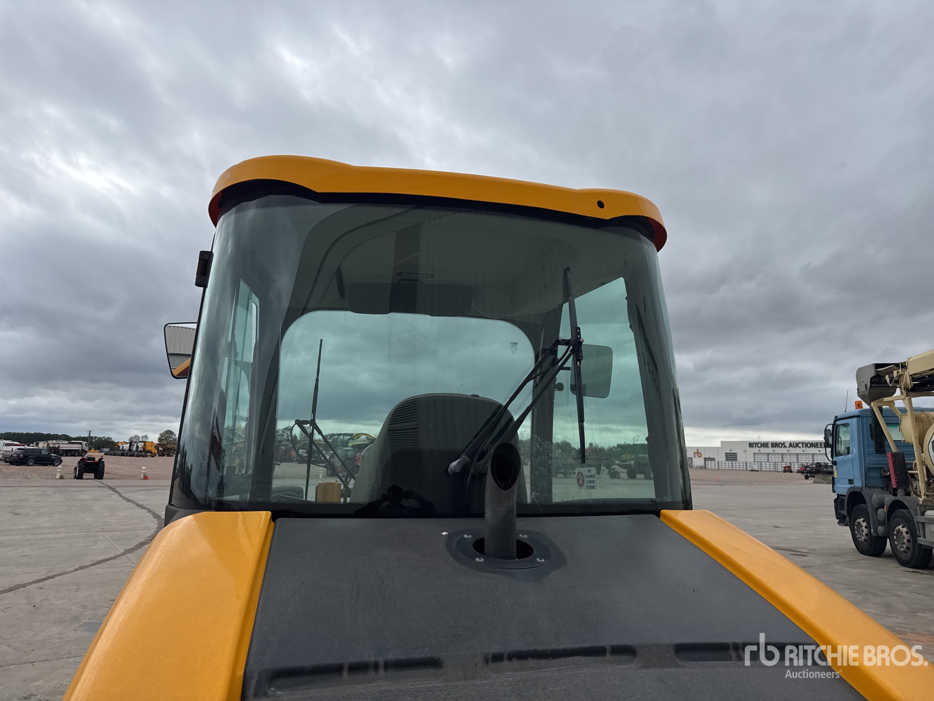 JCB 407