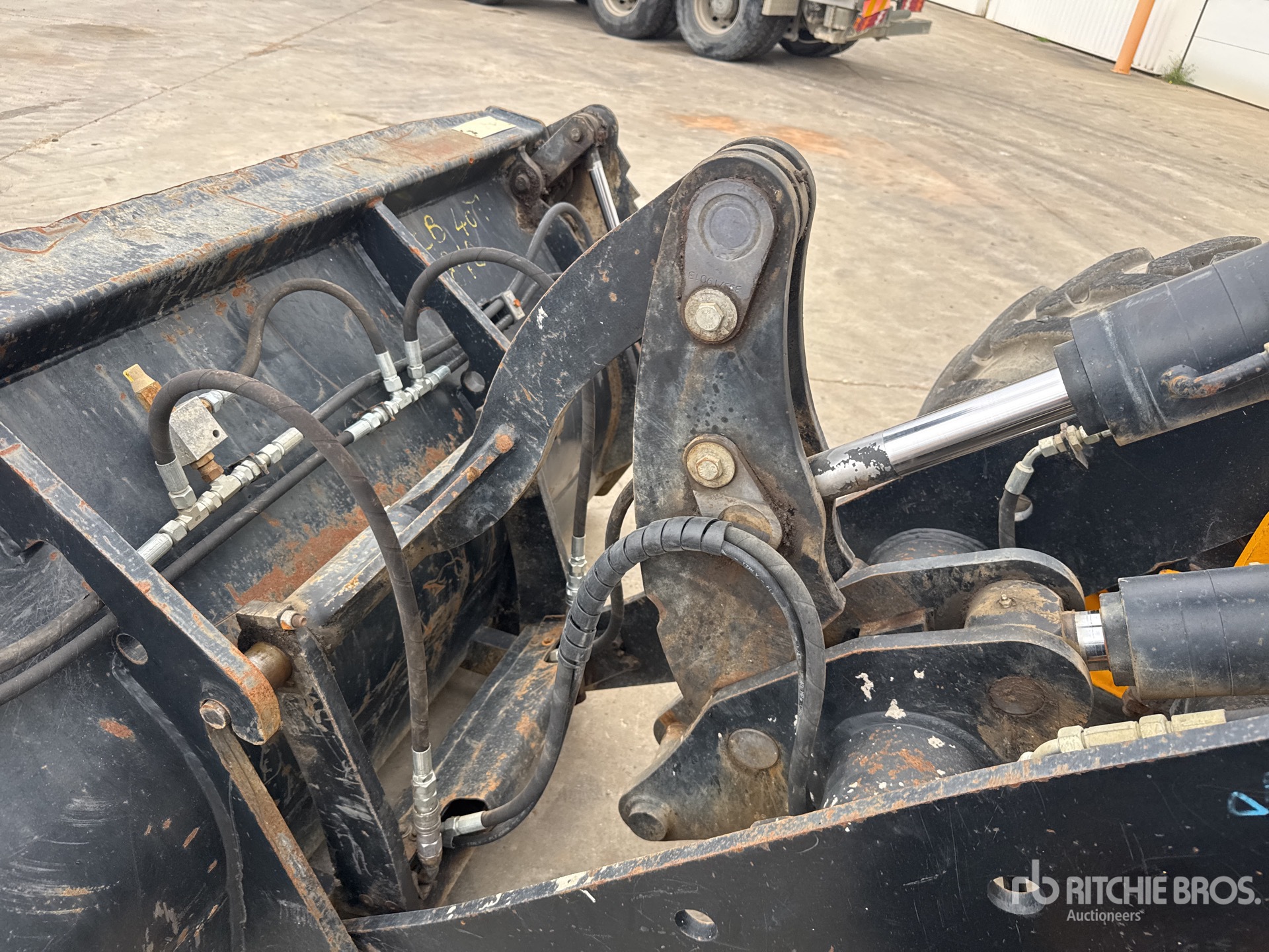 JCB 407