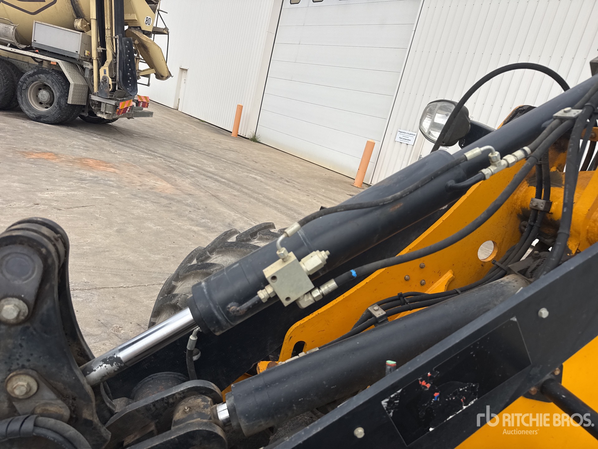 JCB 407