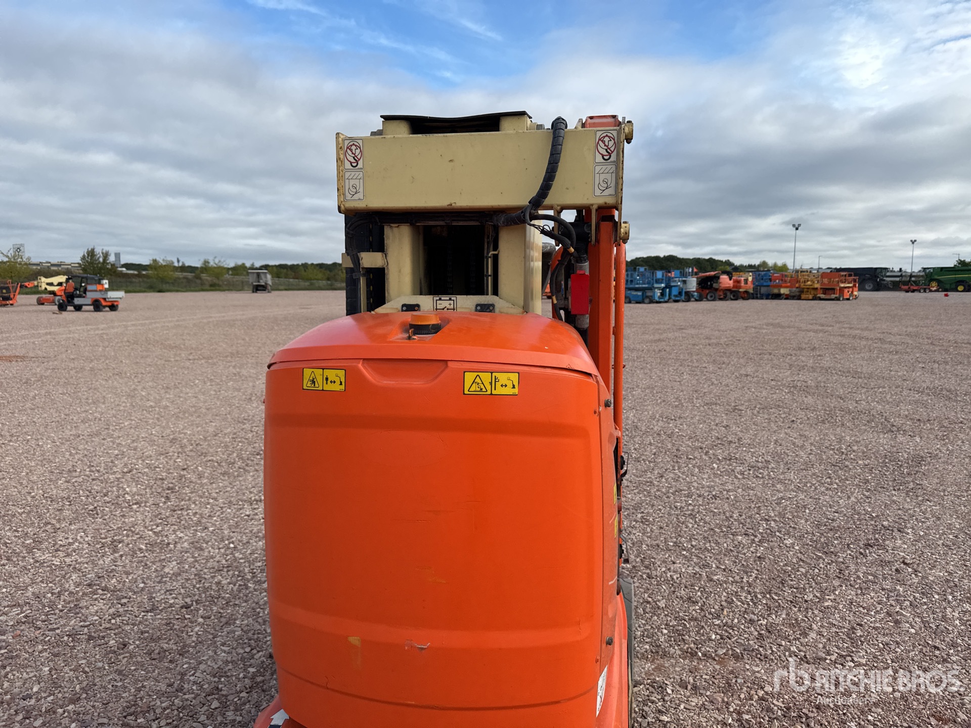 2011 JLG TOUCAN 8E