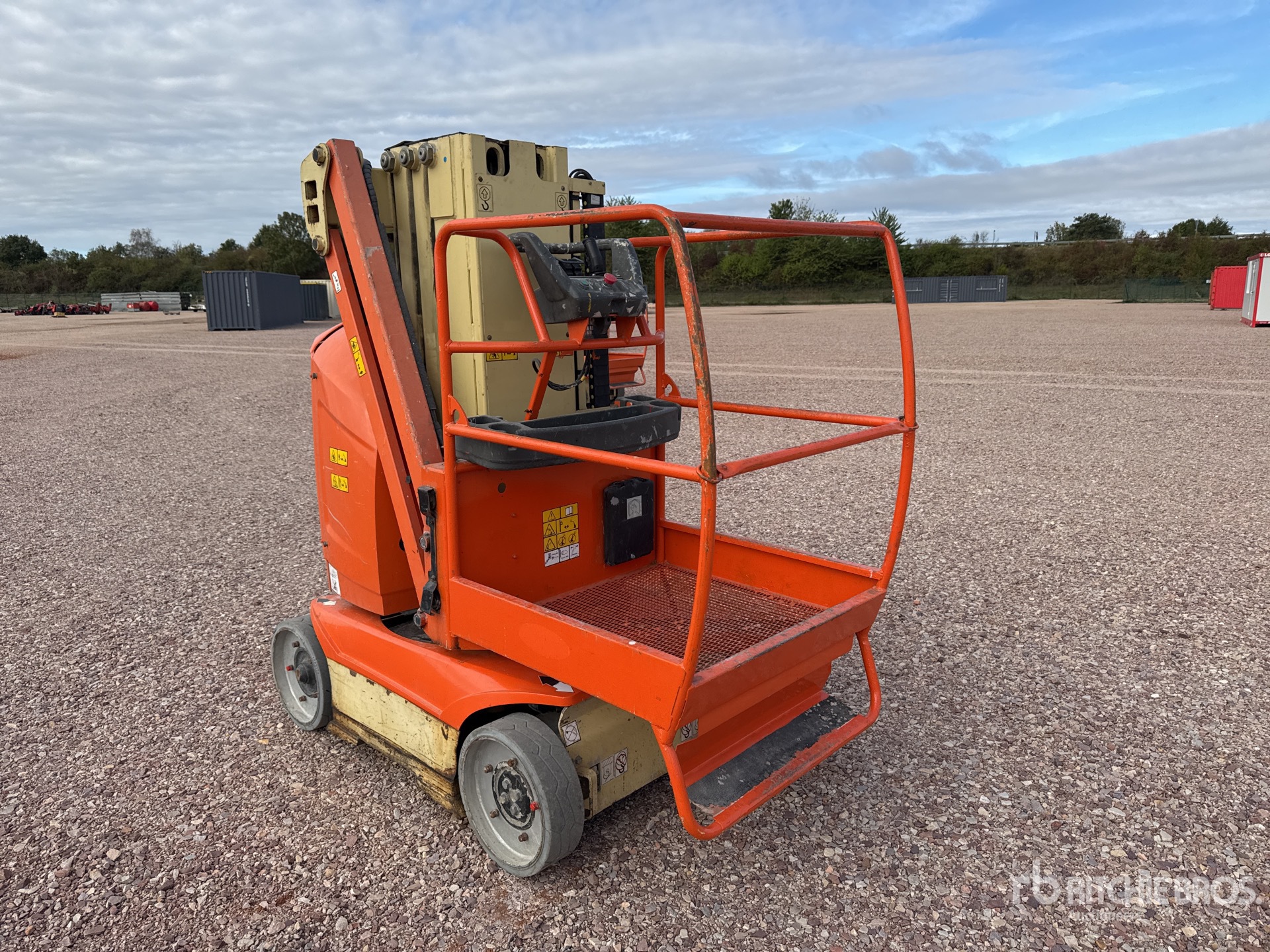 2011 JLG TOUCAN 8E