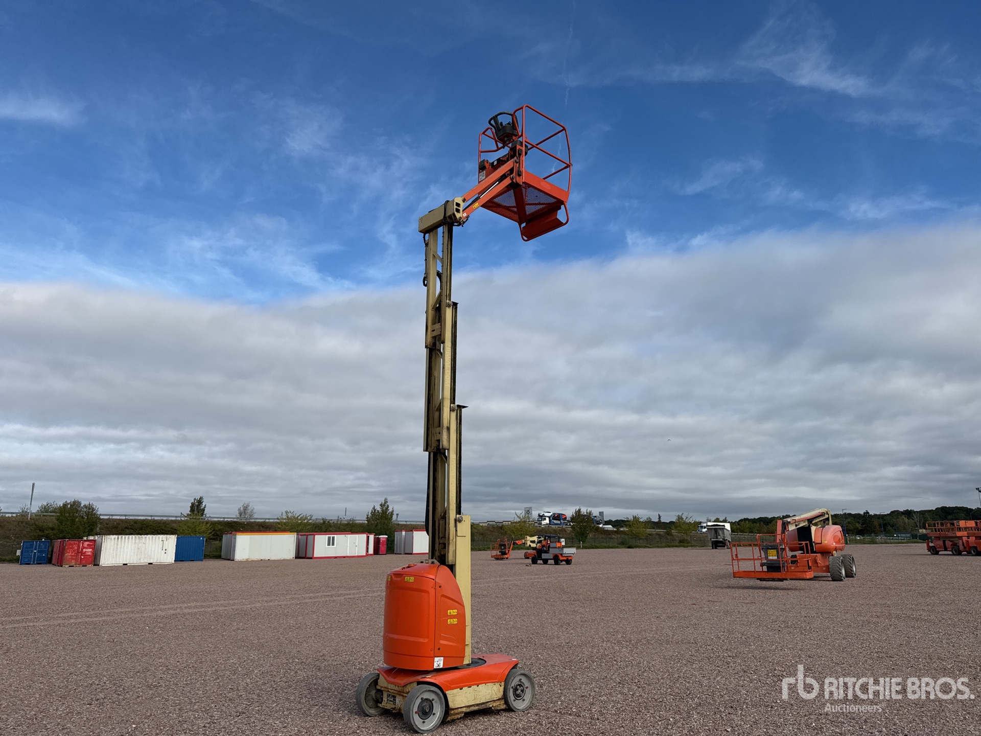 2011 JLG TOUCAN 8E