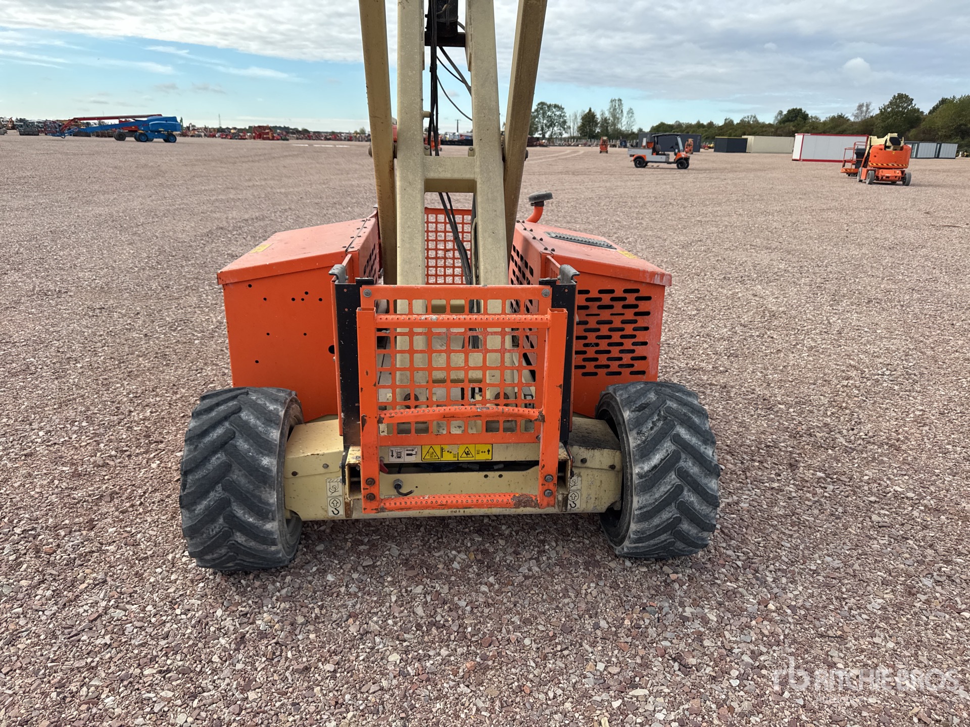 2015 JLG 260MRT