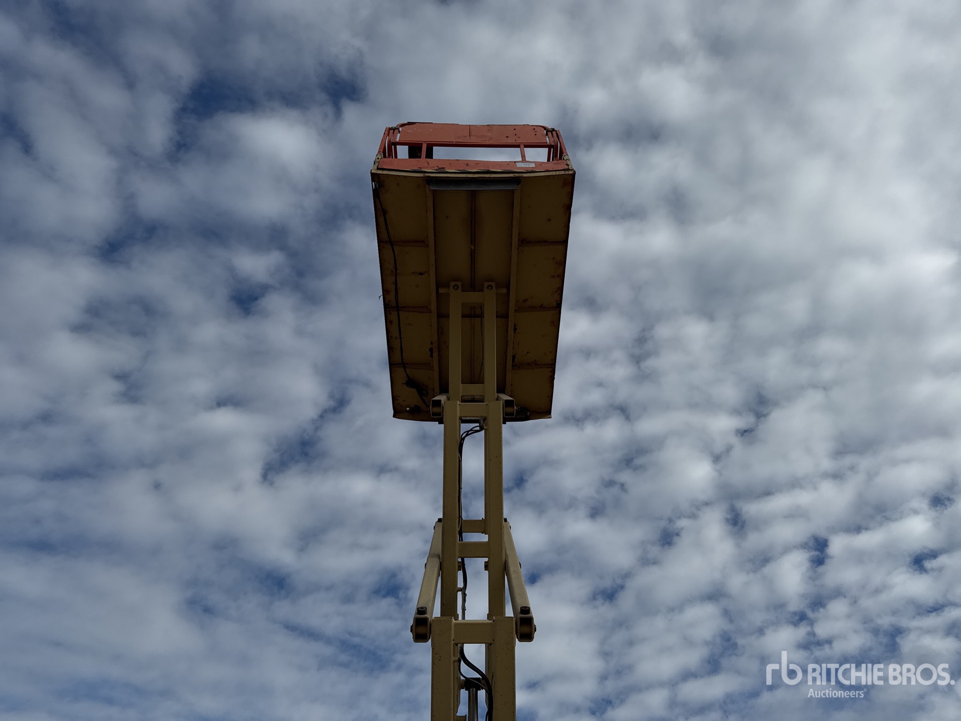 2015 JLG 260MRT