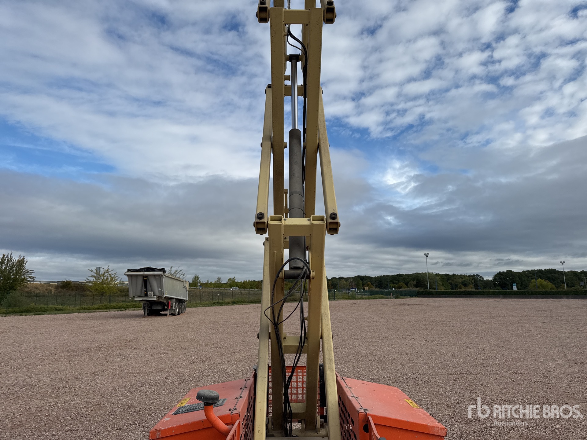 2015 JLG 260MRT