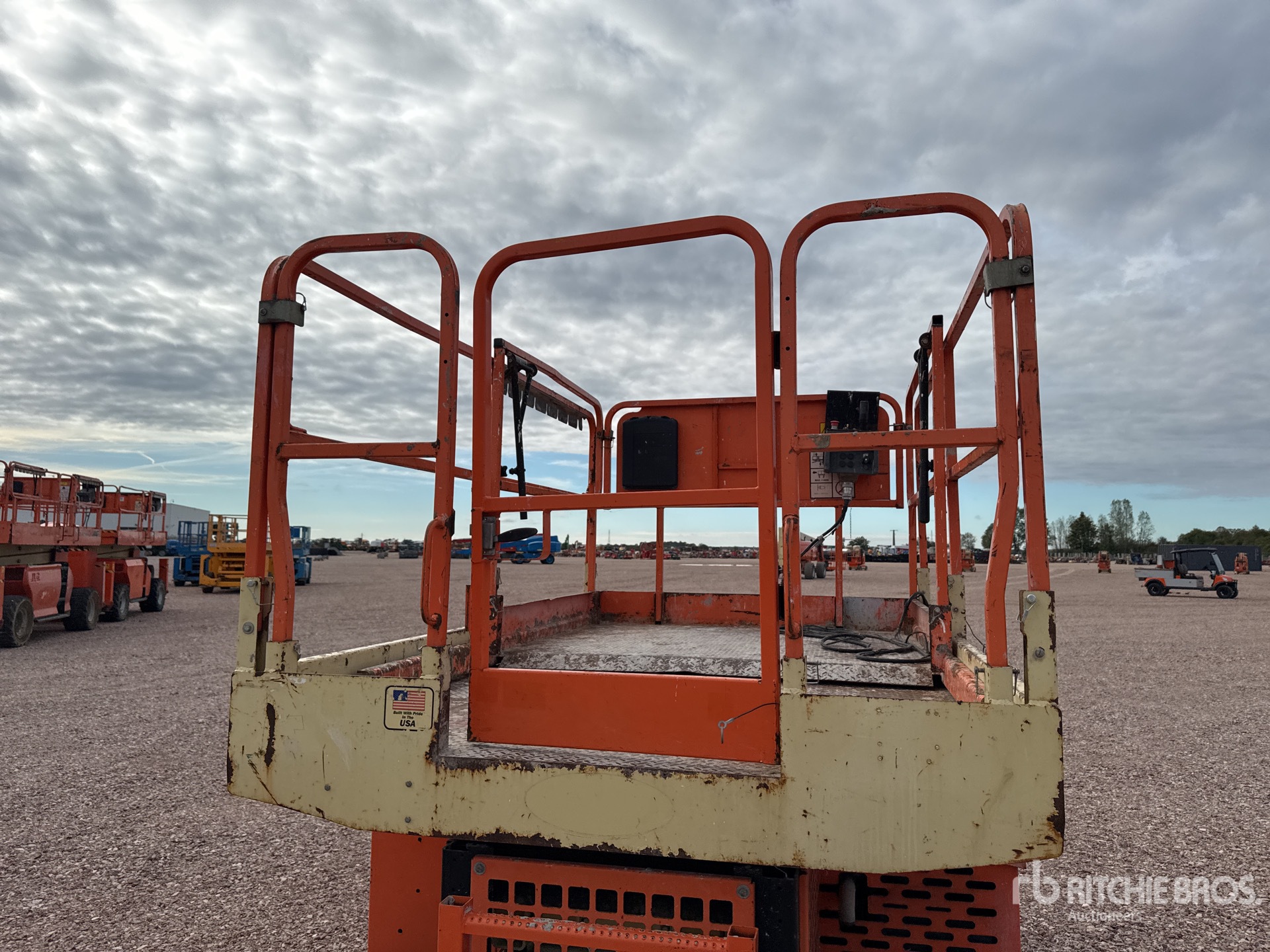2015 JLG 260MRT