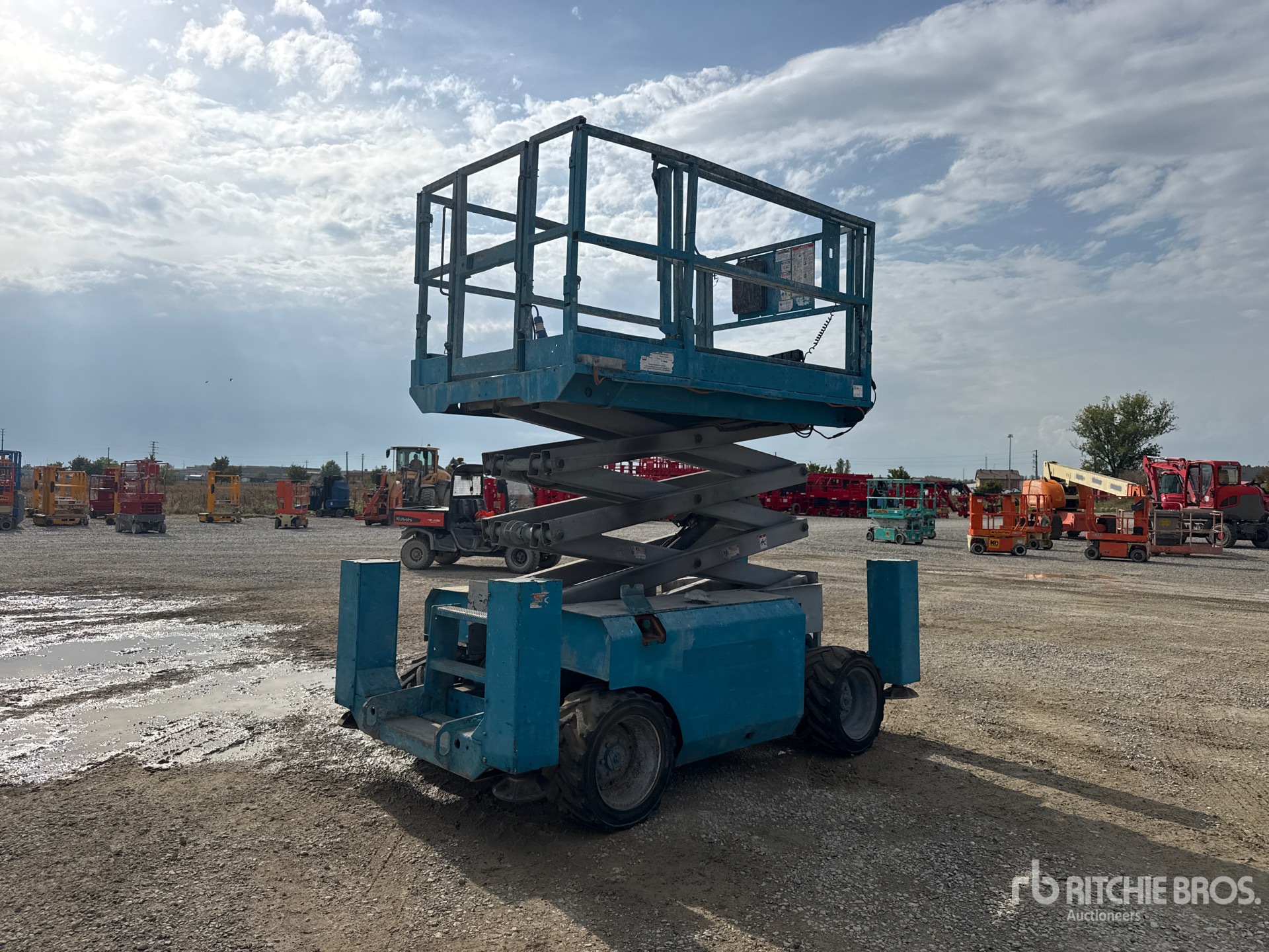 2006 Genie GS-2668