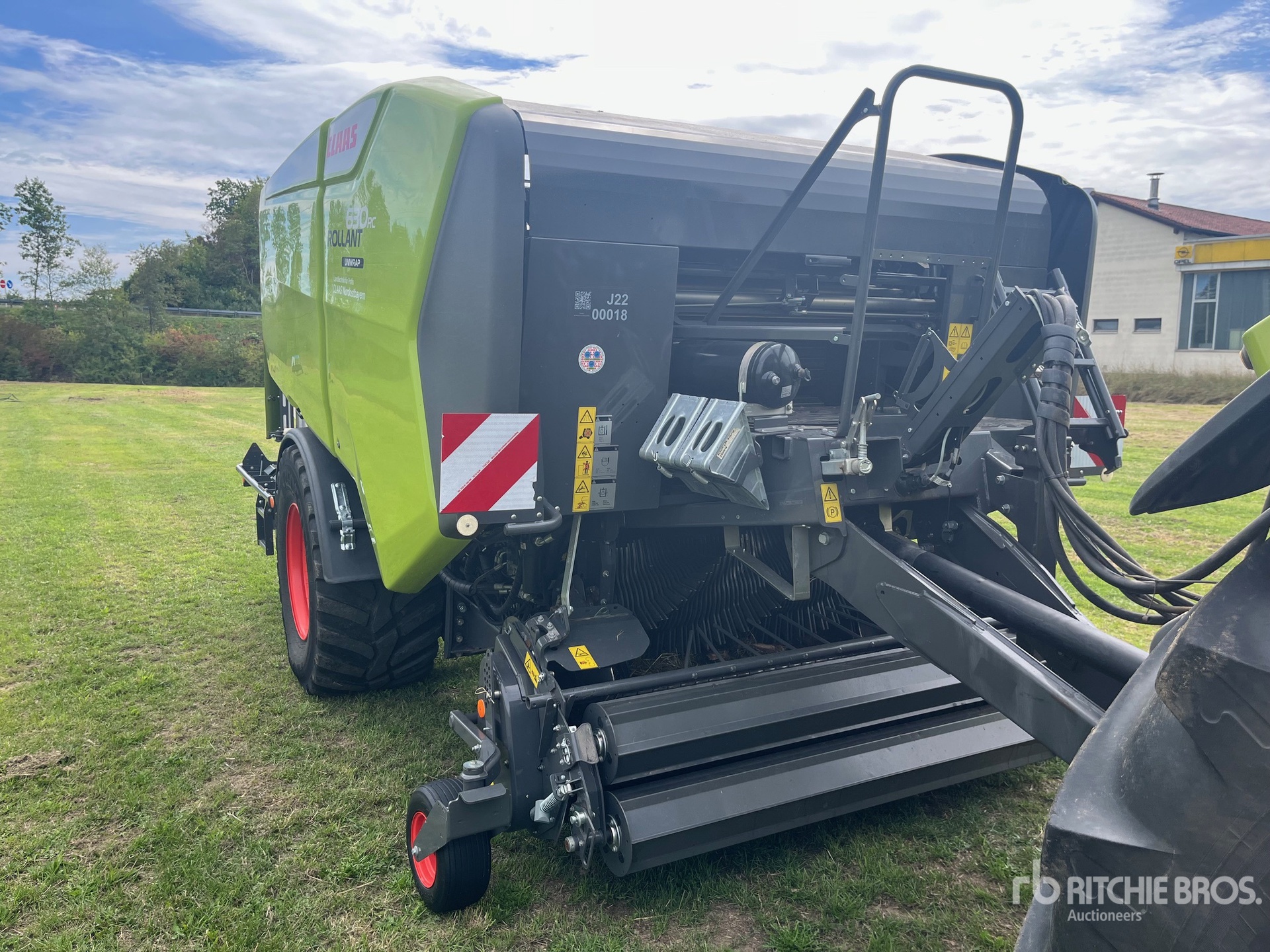Photo of Claas H-ROLLANT 630 R