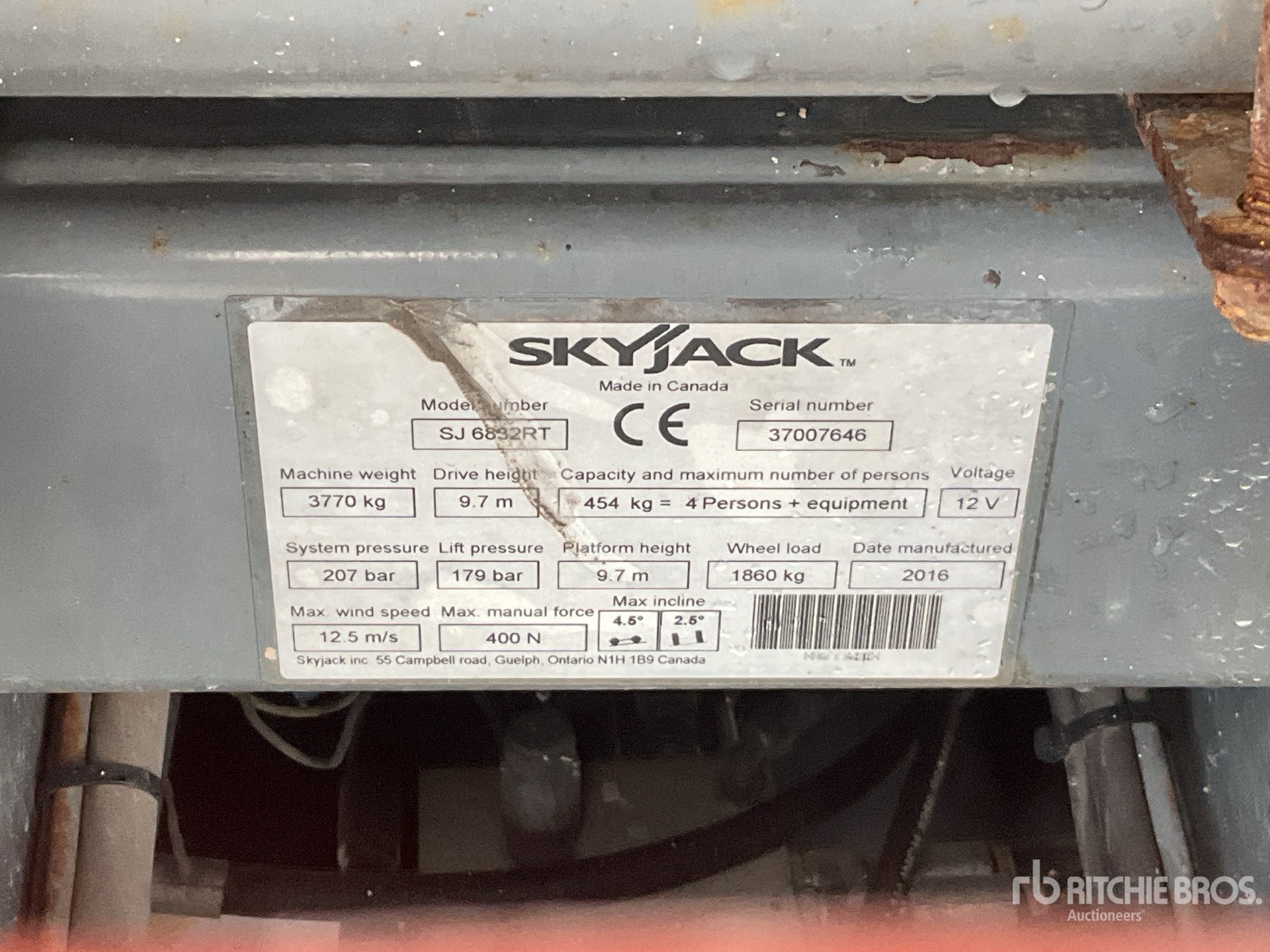 2016 Skyjack SJ6832RT
