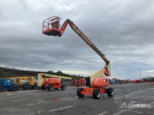 2015 JLG 800AJ Articulating Boom Lift