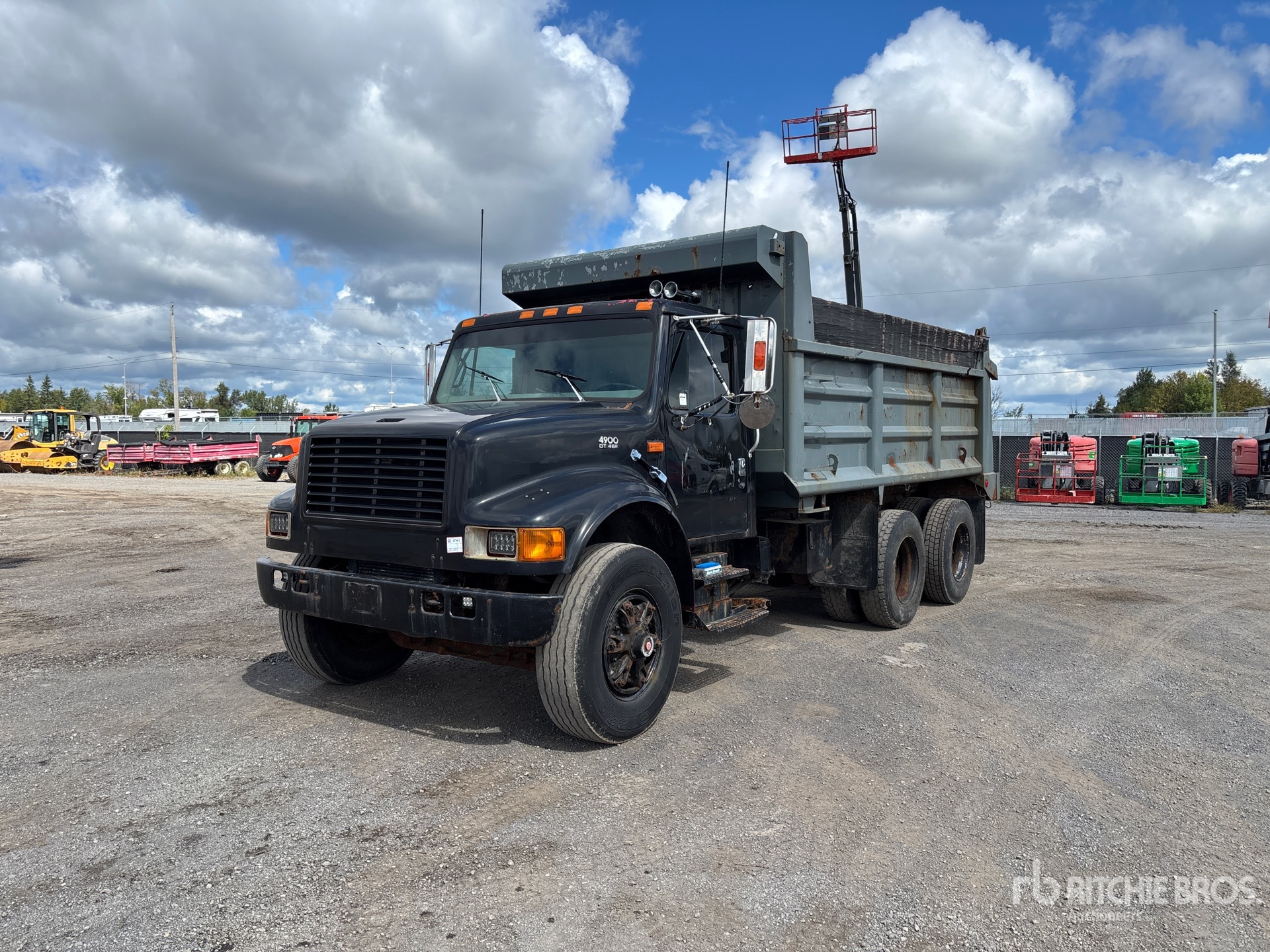 1999 International 4900
