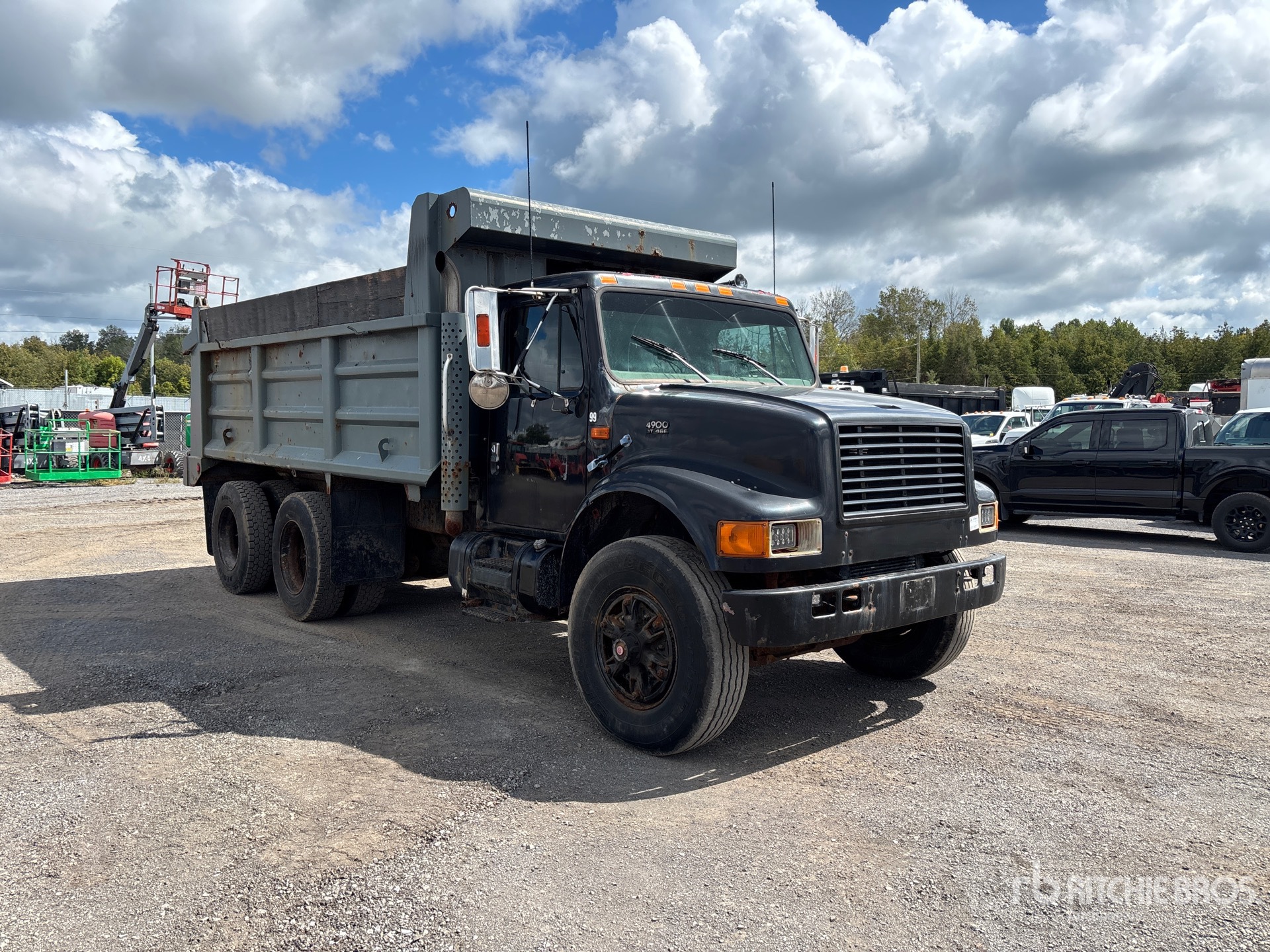 1999 International 4900